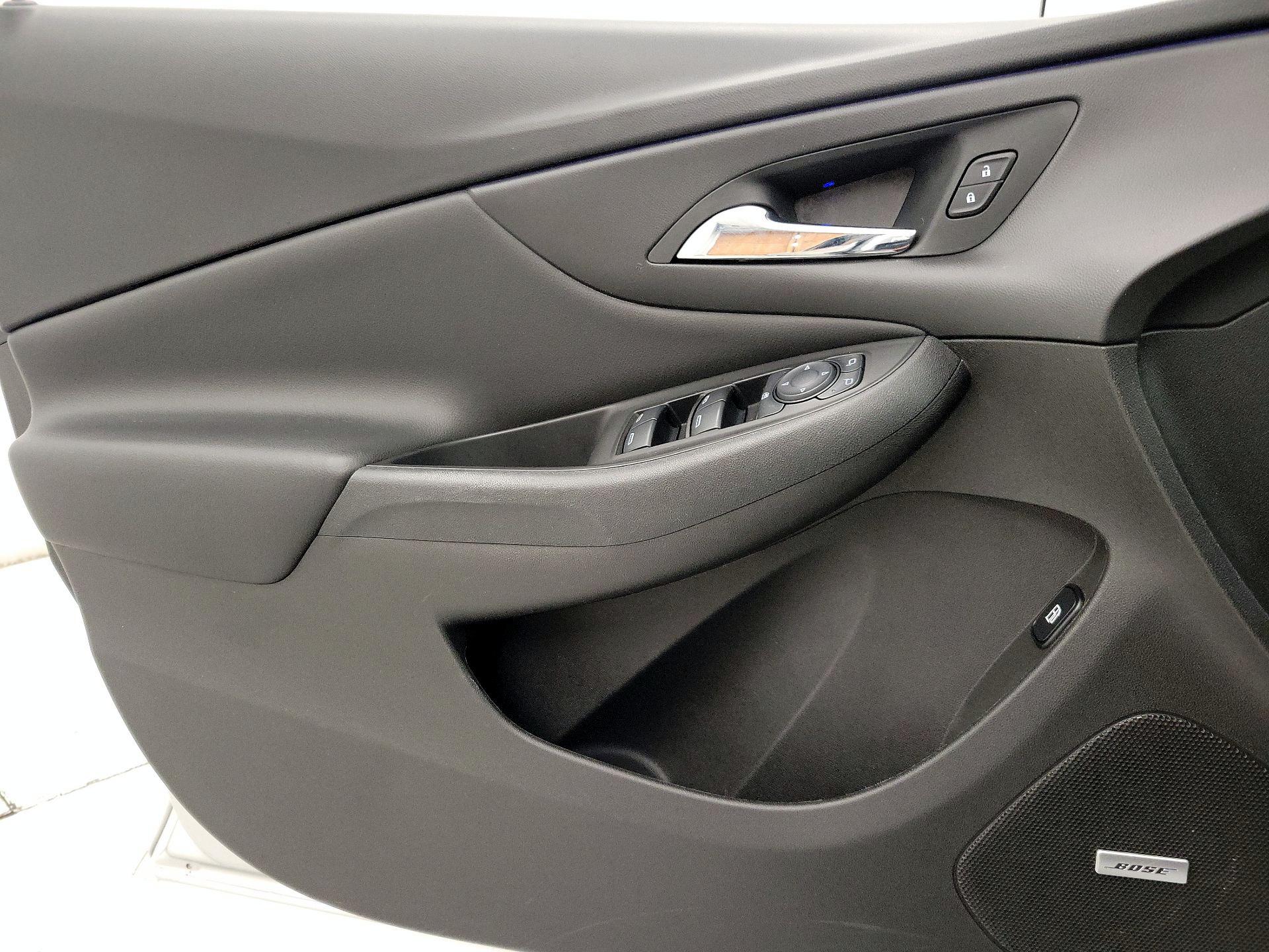 Thumbnail: 2017 Chevrolet Volt - 12