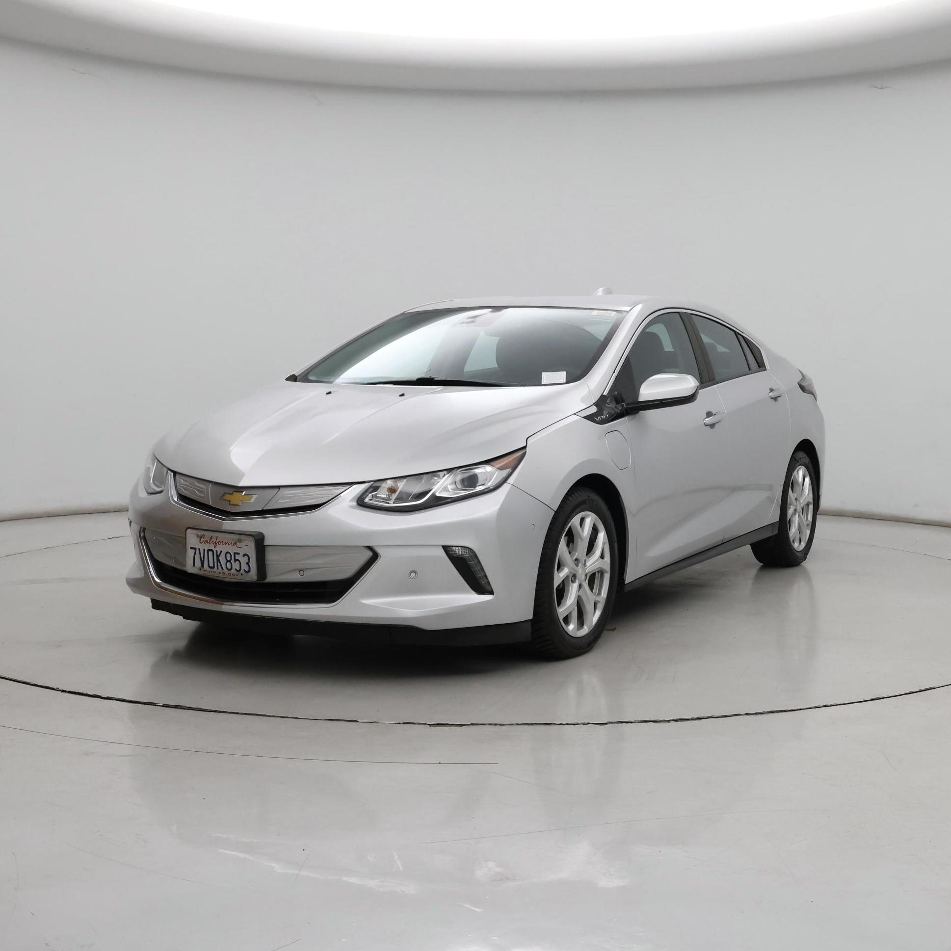 Thumbnail: 2017 Chevrolet Volt - 4