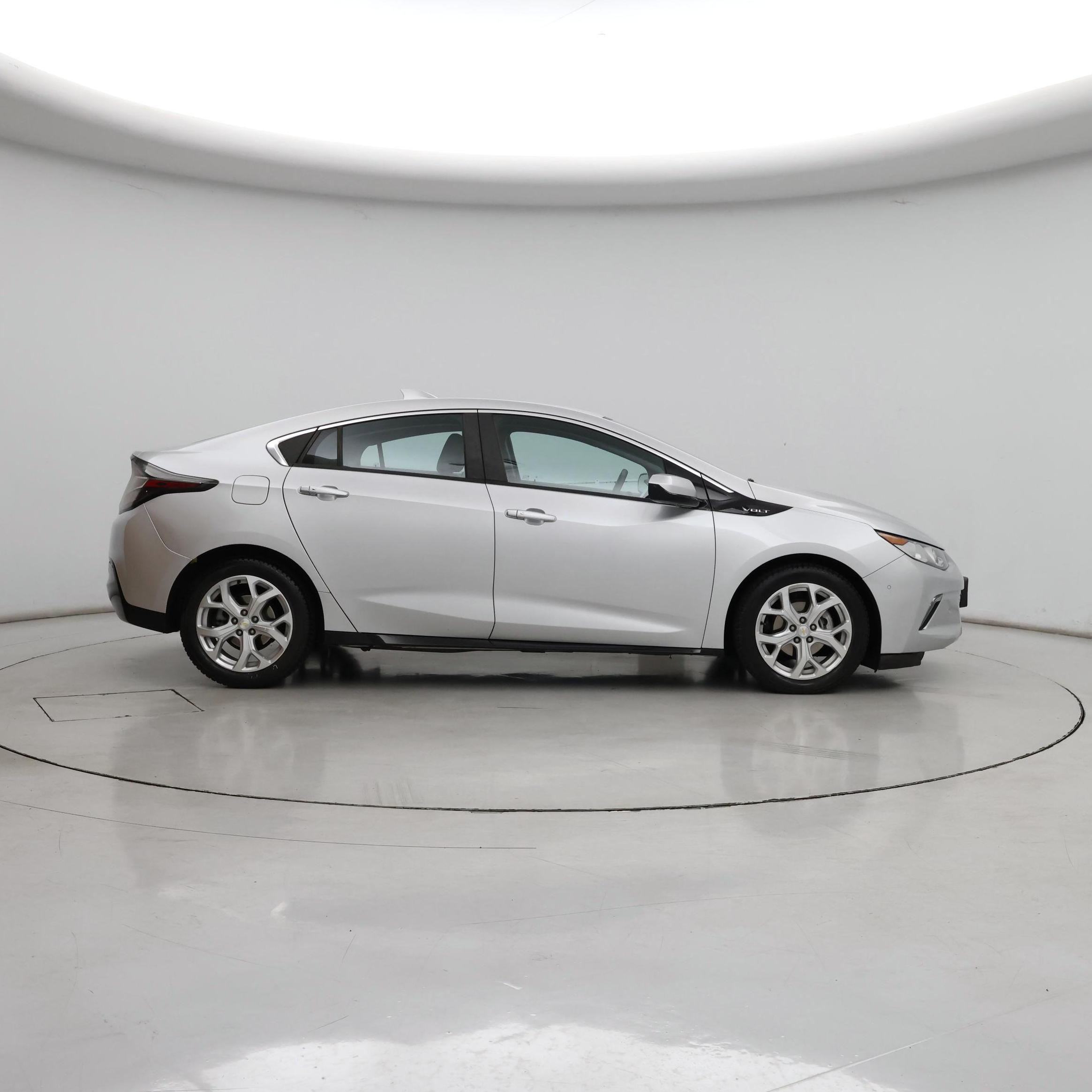 Thumbnail: 2017 Chevrolet Volt - 7