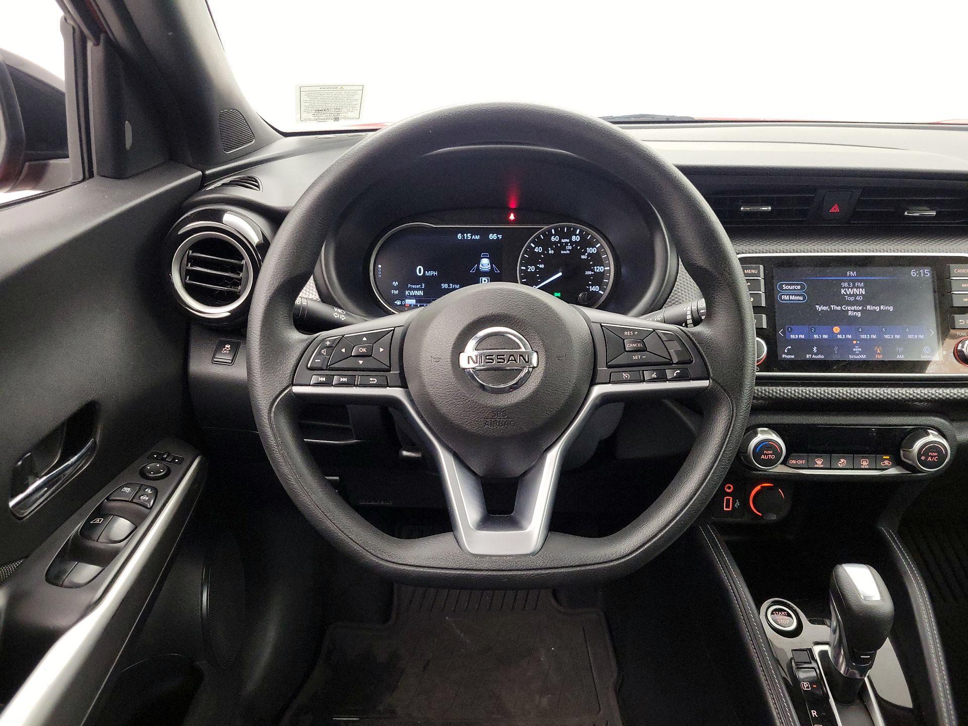 Thumbnail: 2019 Nissan Kicks - 10