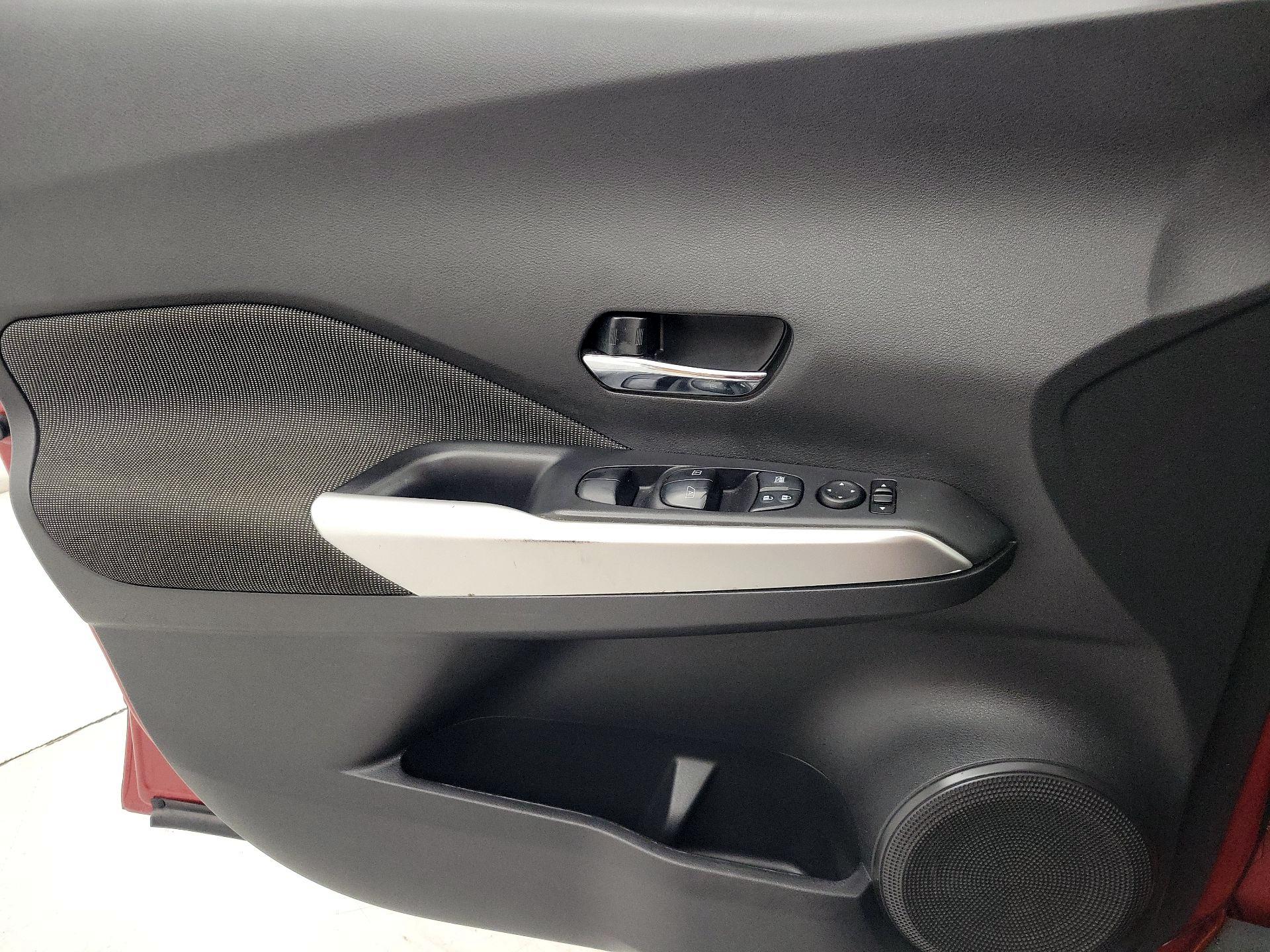 Thumbnail: 2019 Nissan Kicks - 12