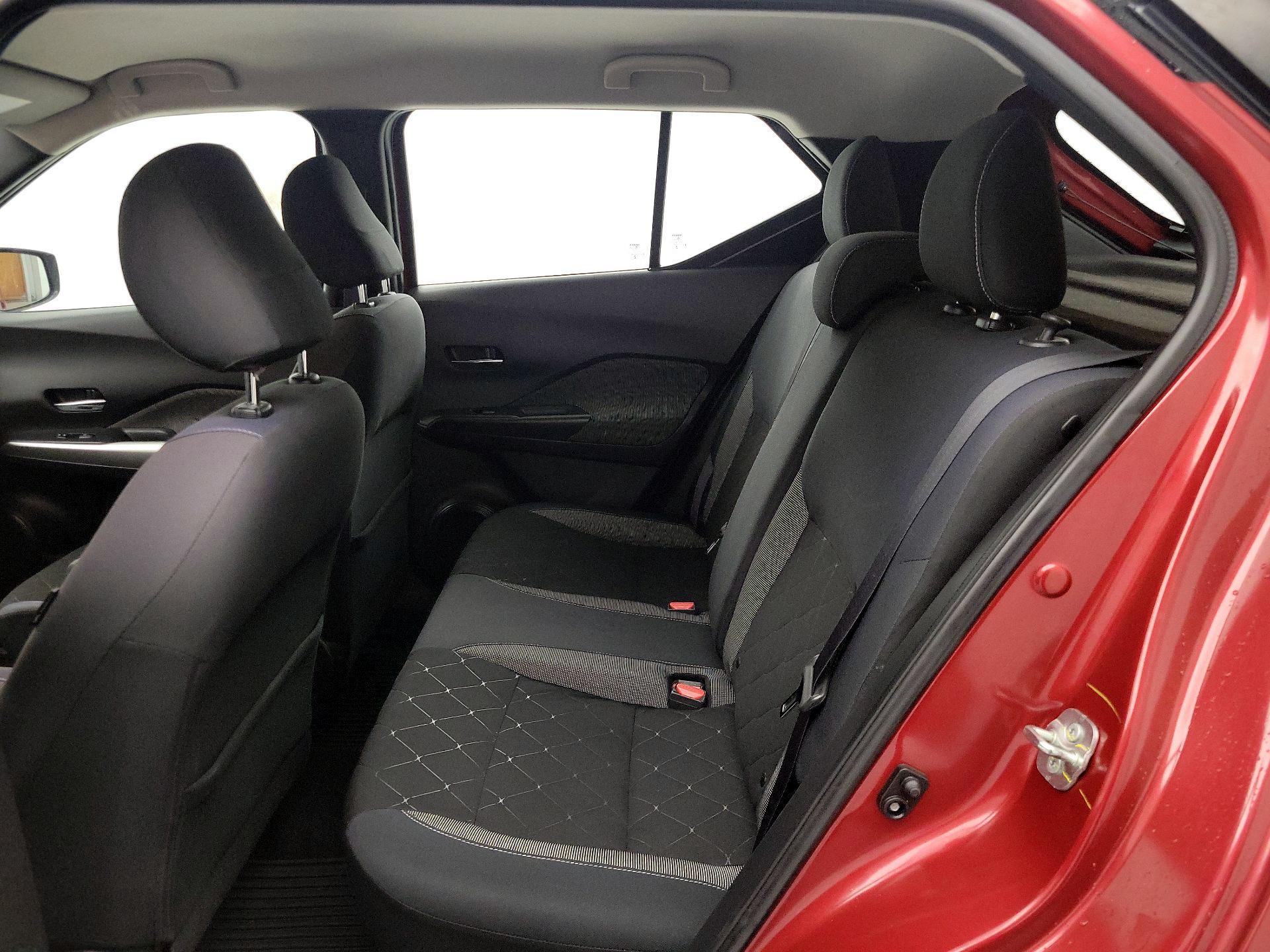 Thumbnail: 2019 Nissan Kicks - 19