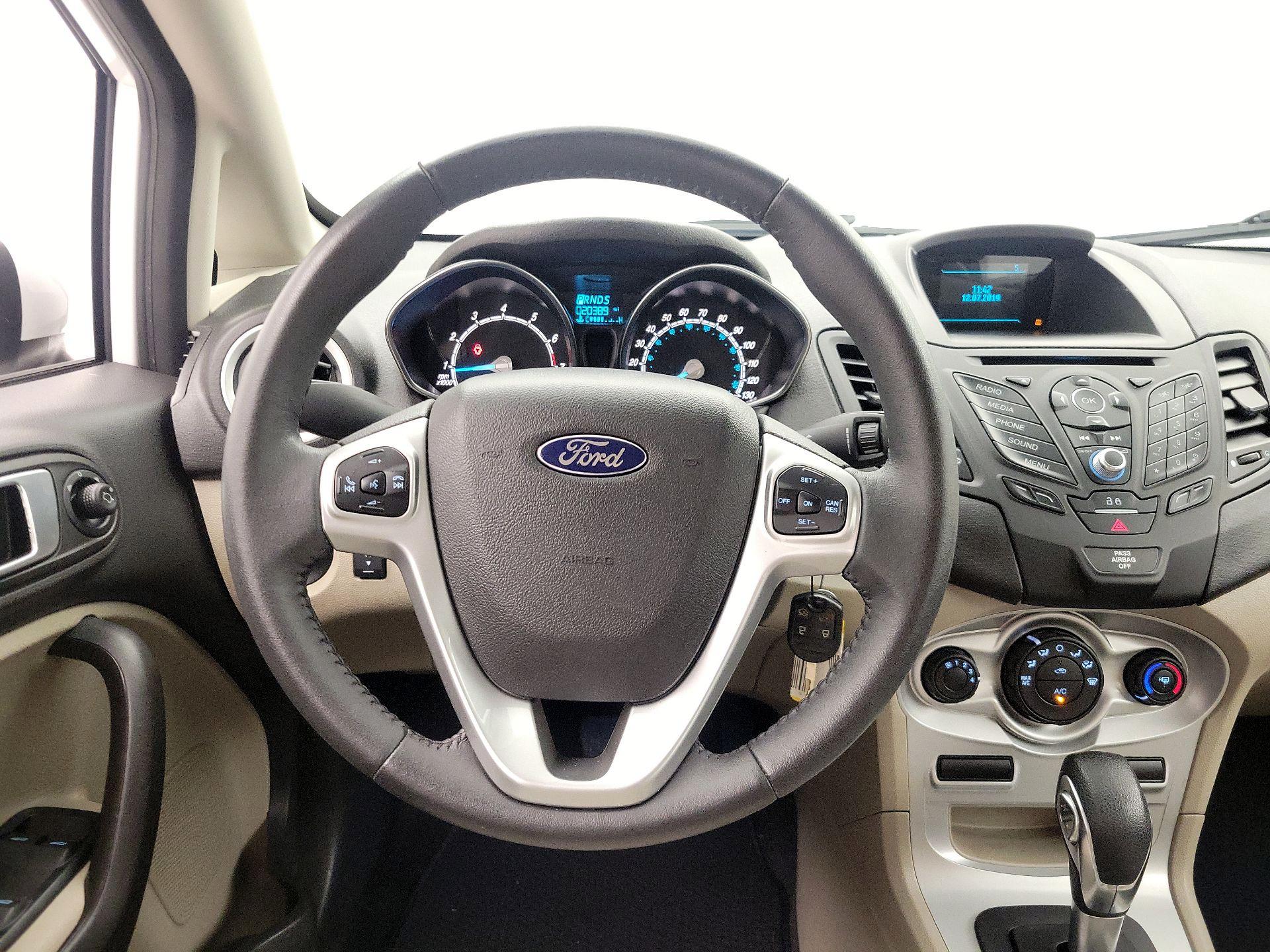 Thumbnail: 2016 Ford Fiesta - 10