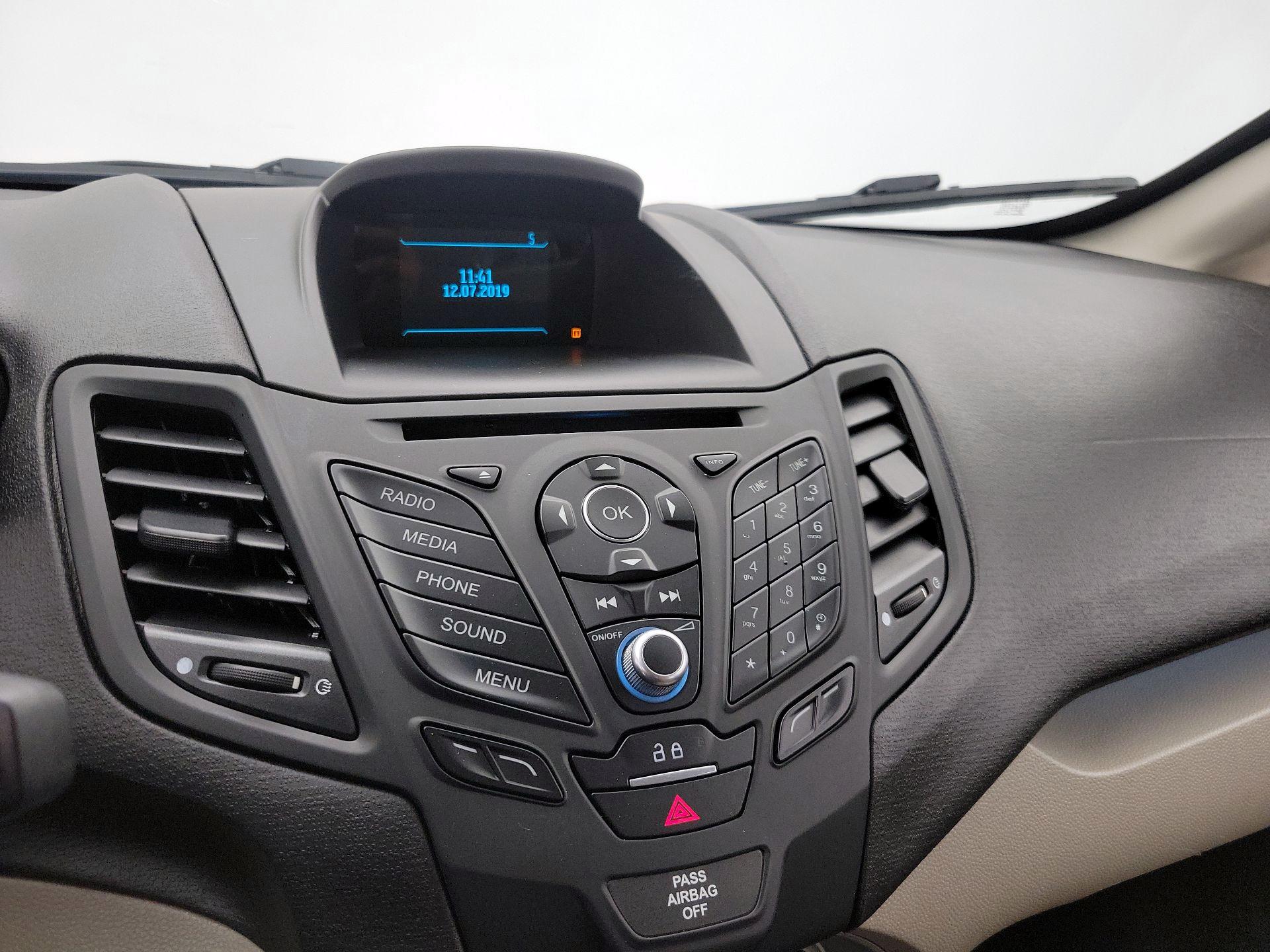 Thumbnail: 2016 Ford Fiesta - 14