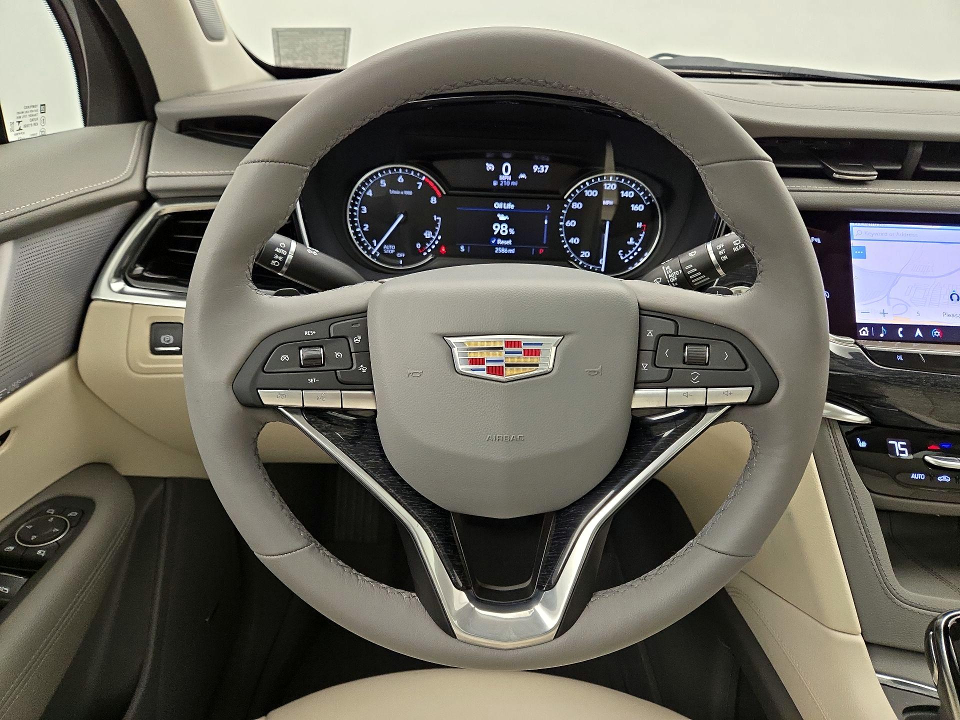 Thumbnail: 2022 Cadillac XT6 - 10