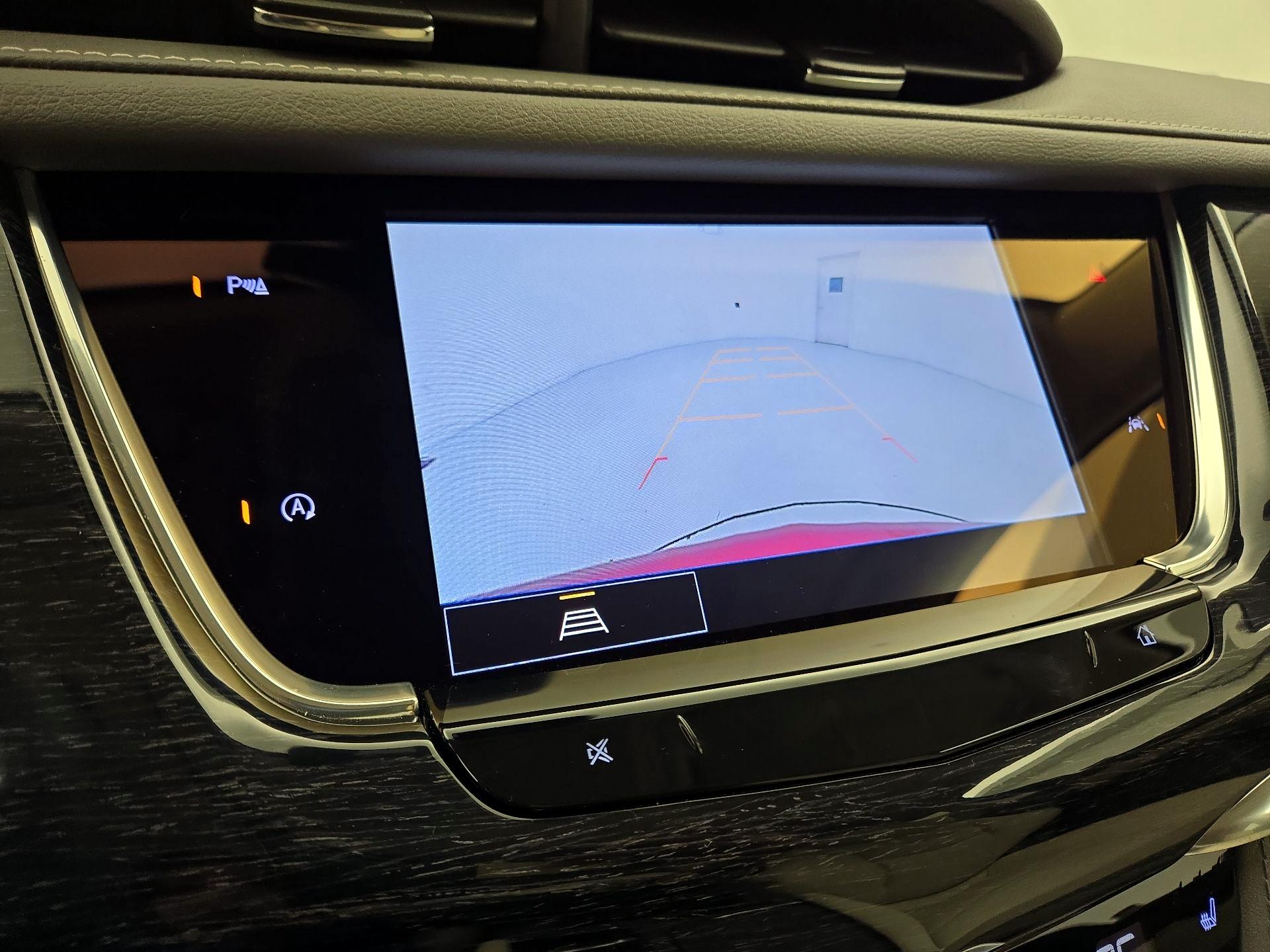 Thumbnail: 2022 Cadillac XT6 - 15