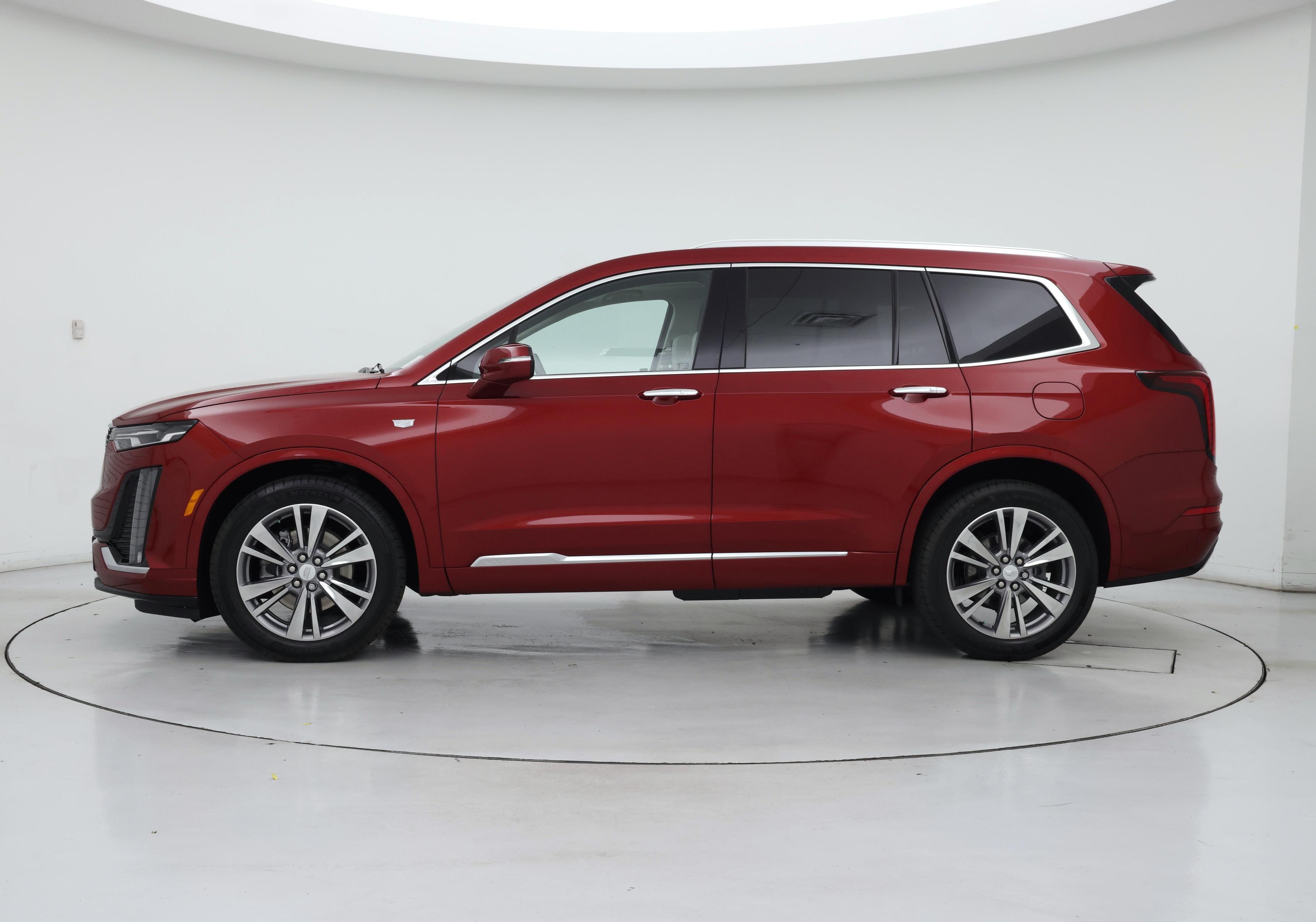 Thumbnail: 2022 Cadillac XT6 - 3
