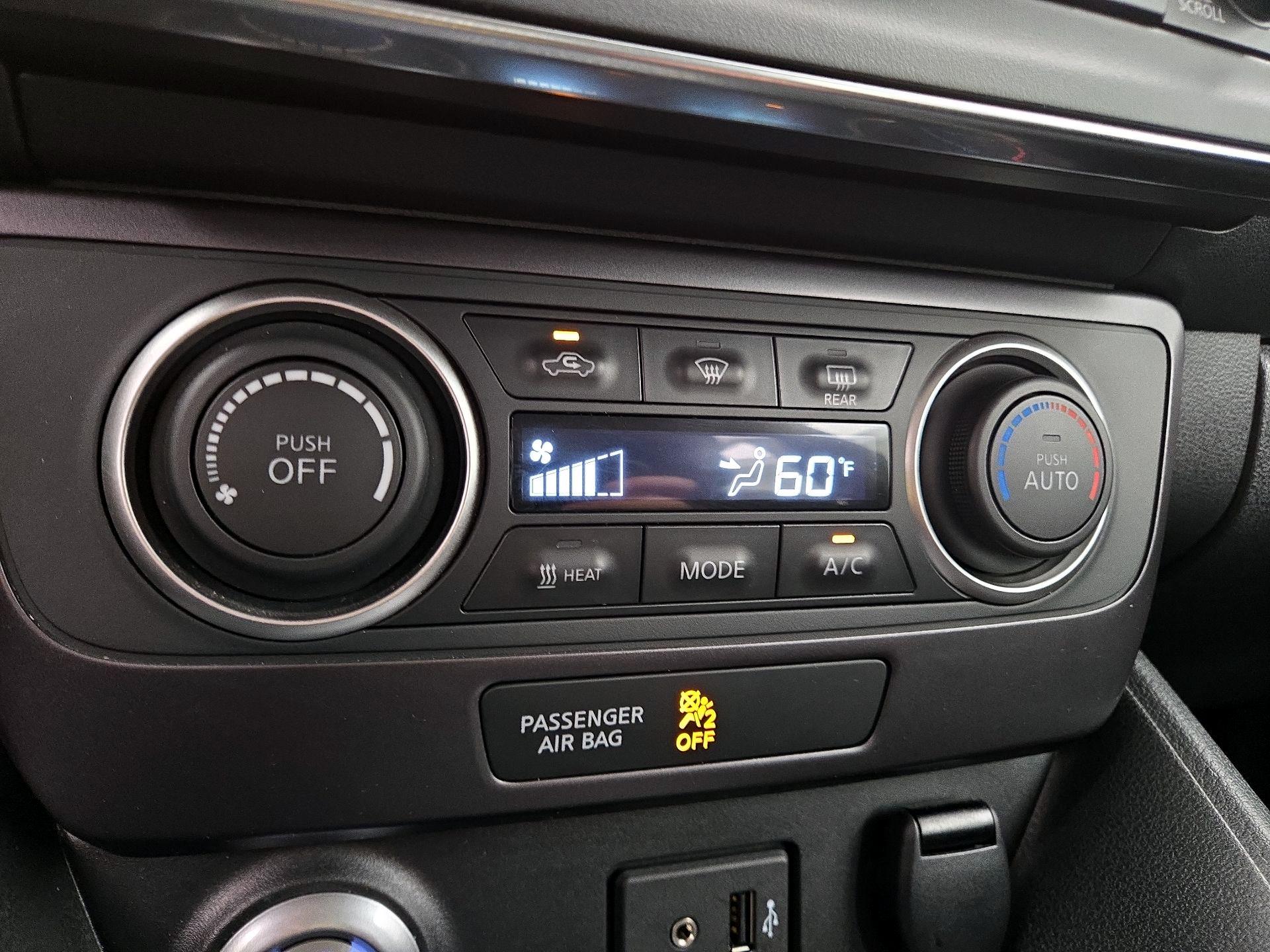 Thumbnail: 2019 Nissan Leaf - 16