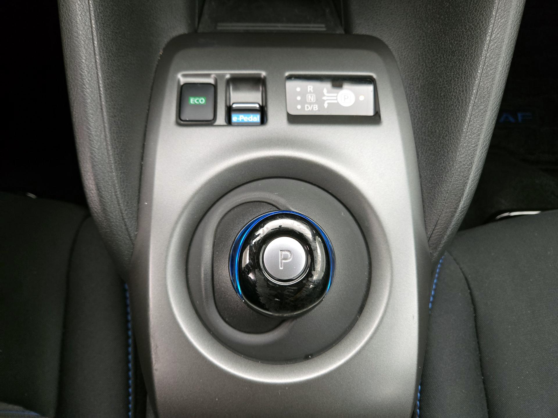 Thumbnail: 2019 Nissan Leaf - 17
