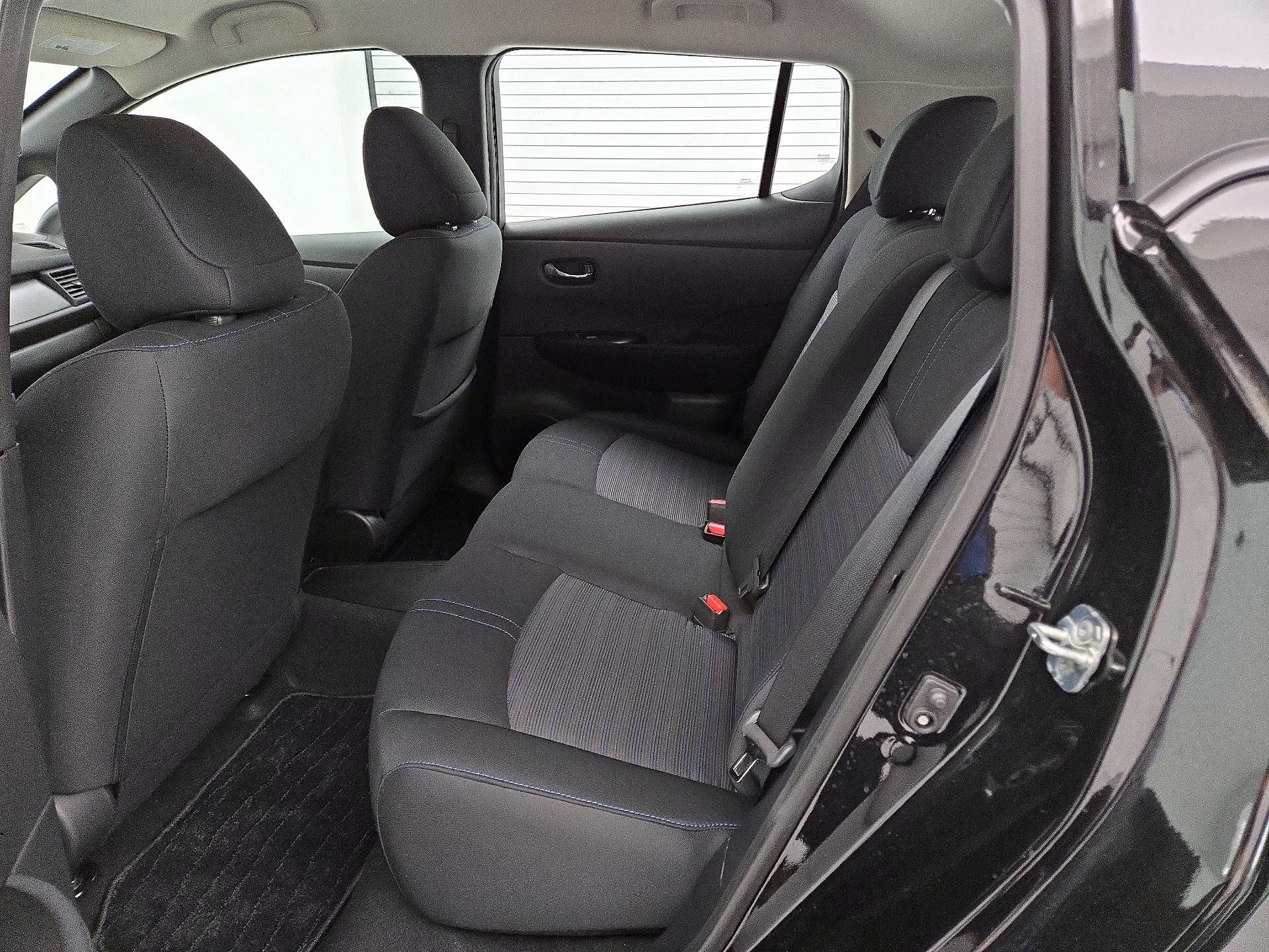 Thumbnail: 2019 Nissan Leaf - 19