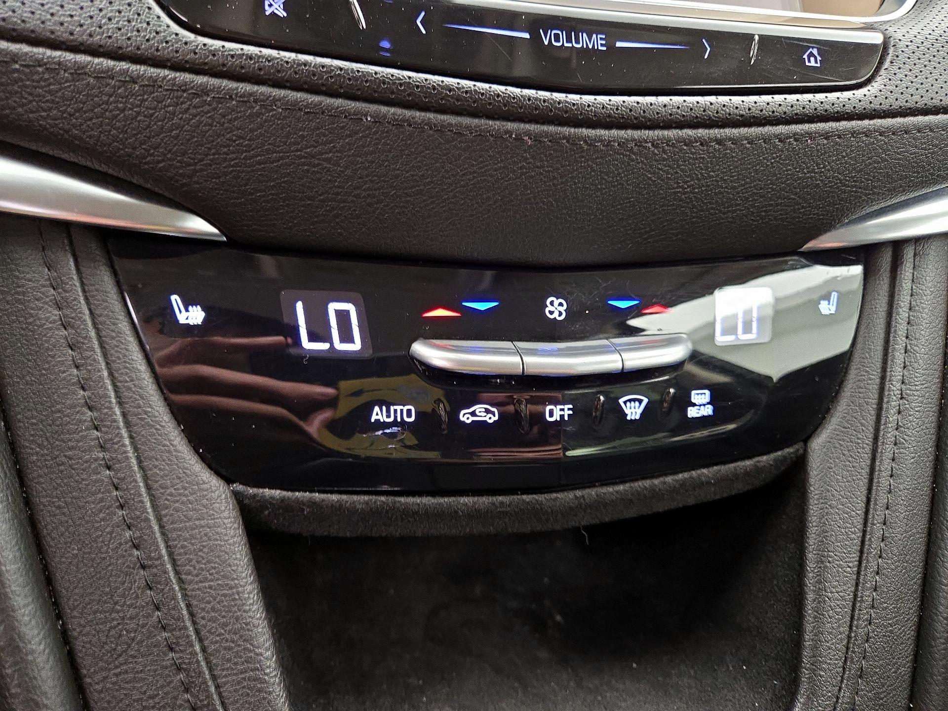 Thumbnail: 2018 Cadillac XT5 - 16