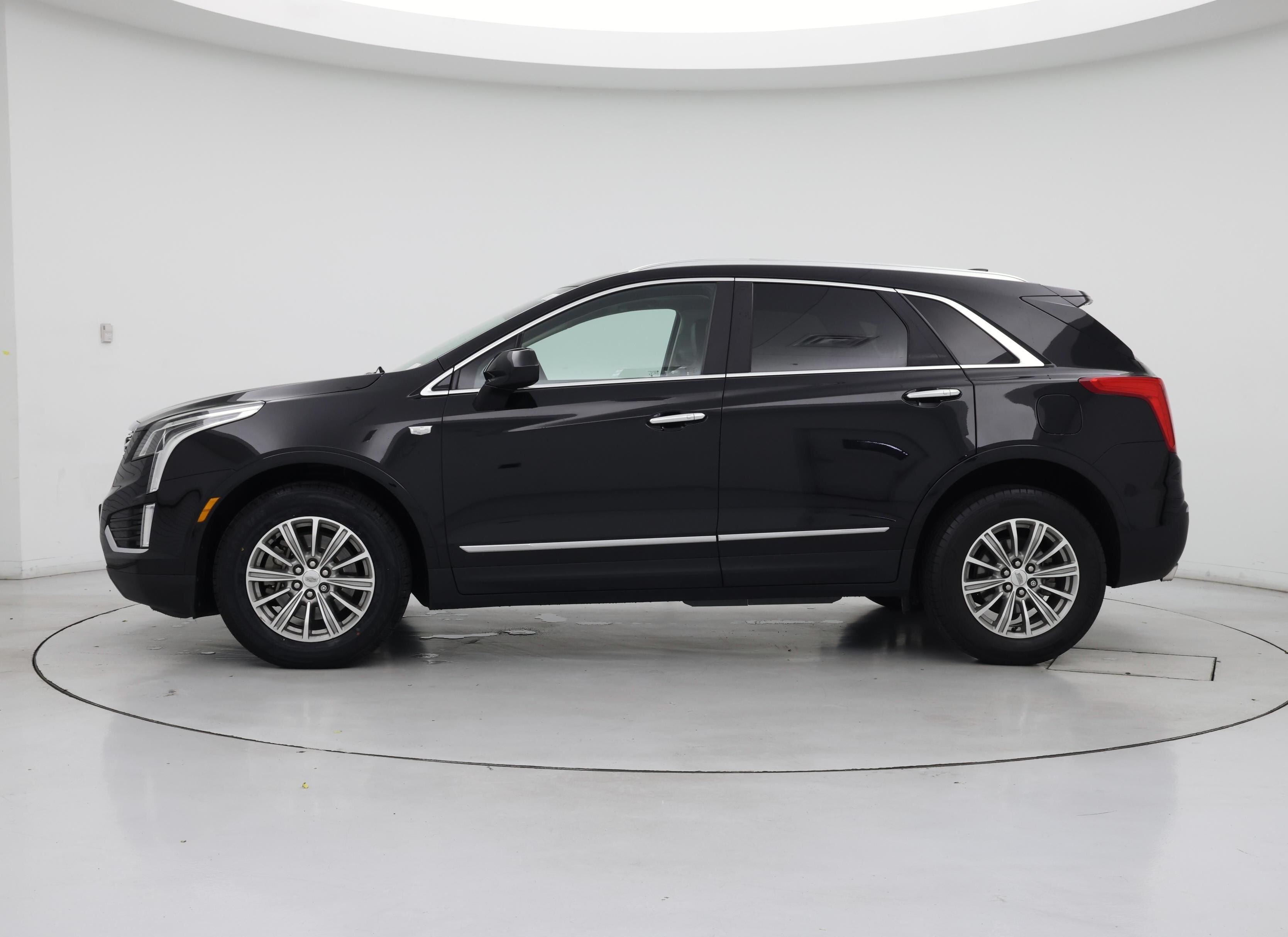 Thumbnail: 2018 Cadillac XT5 - 3