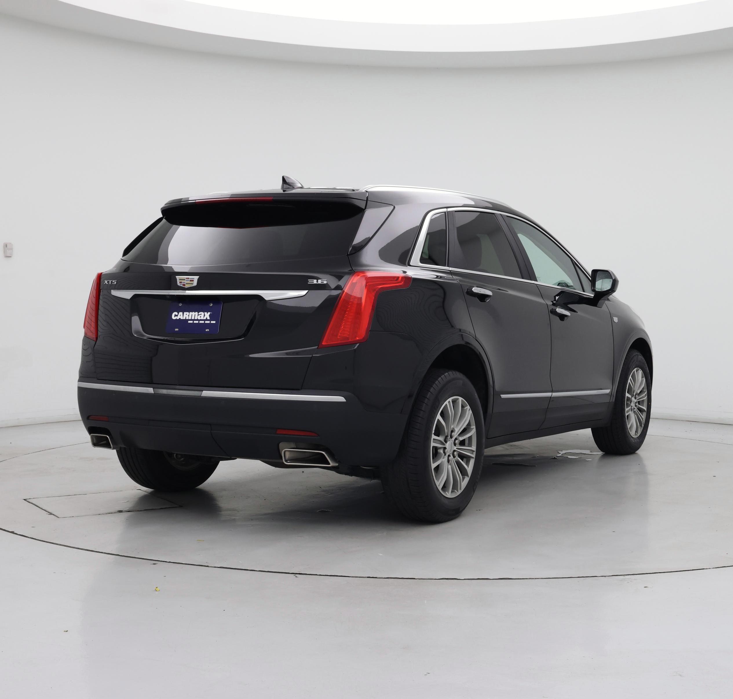 Thumbnail: 2018 Cadillac XT5 - 8
