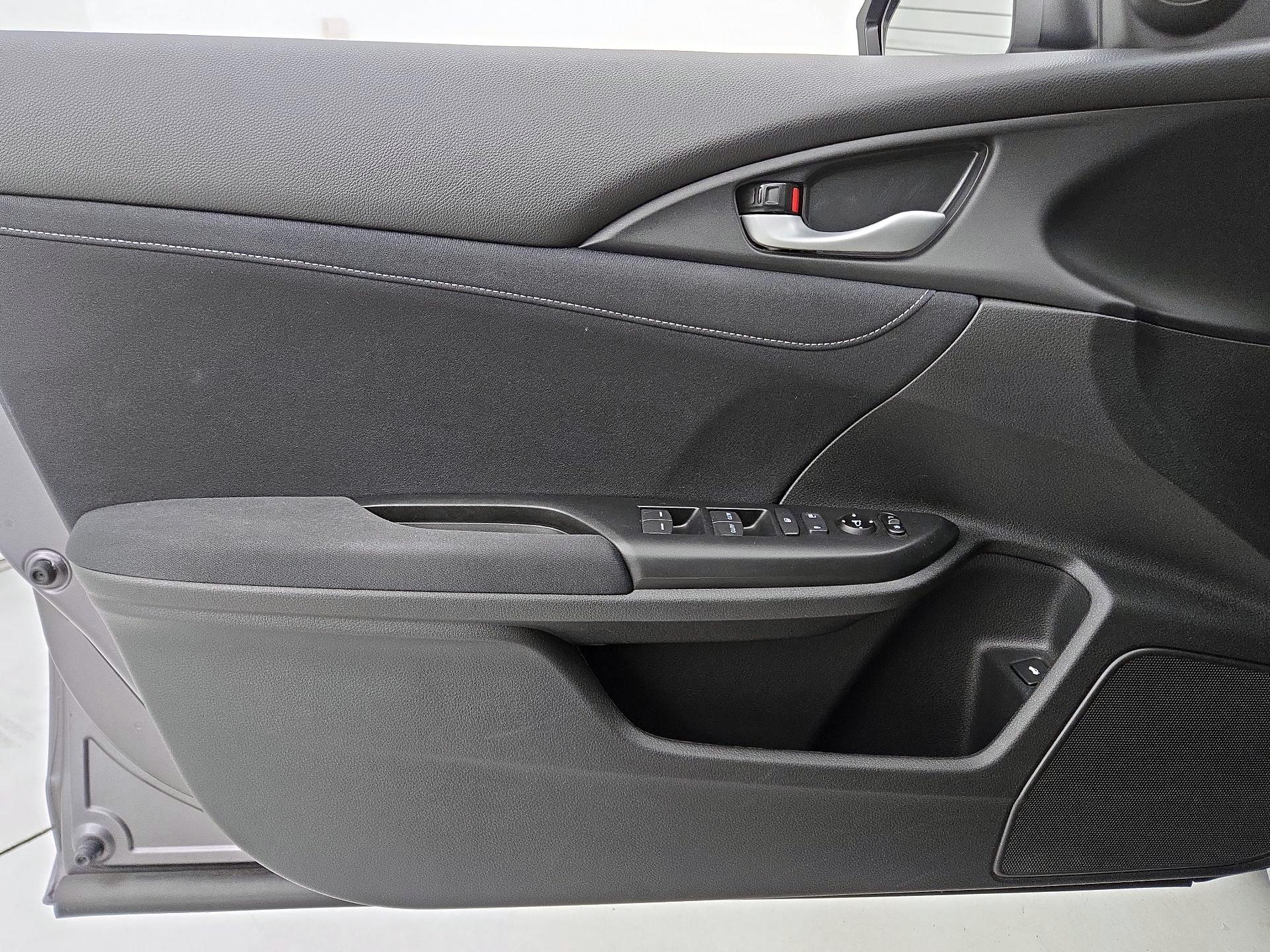 Thumbnail: 2020 Honda Insight - 12