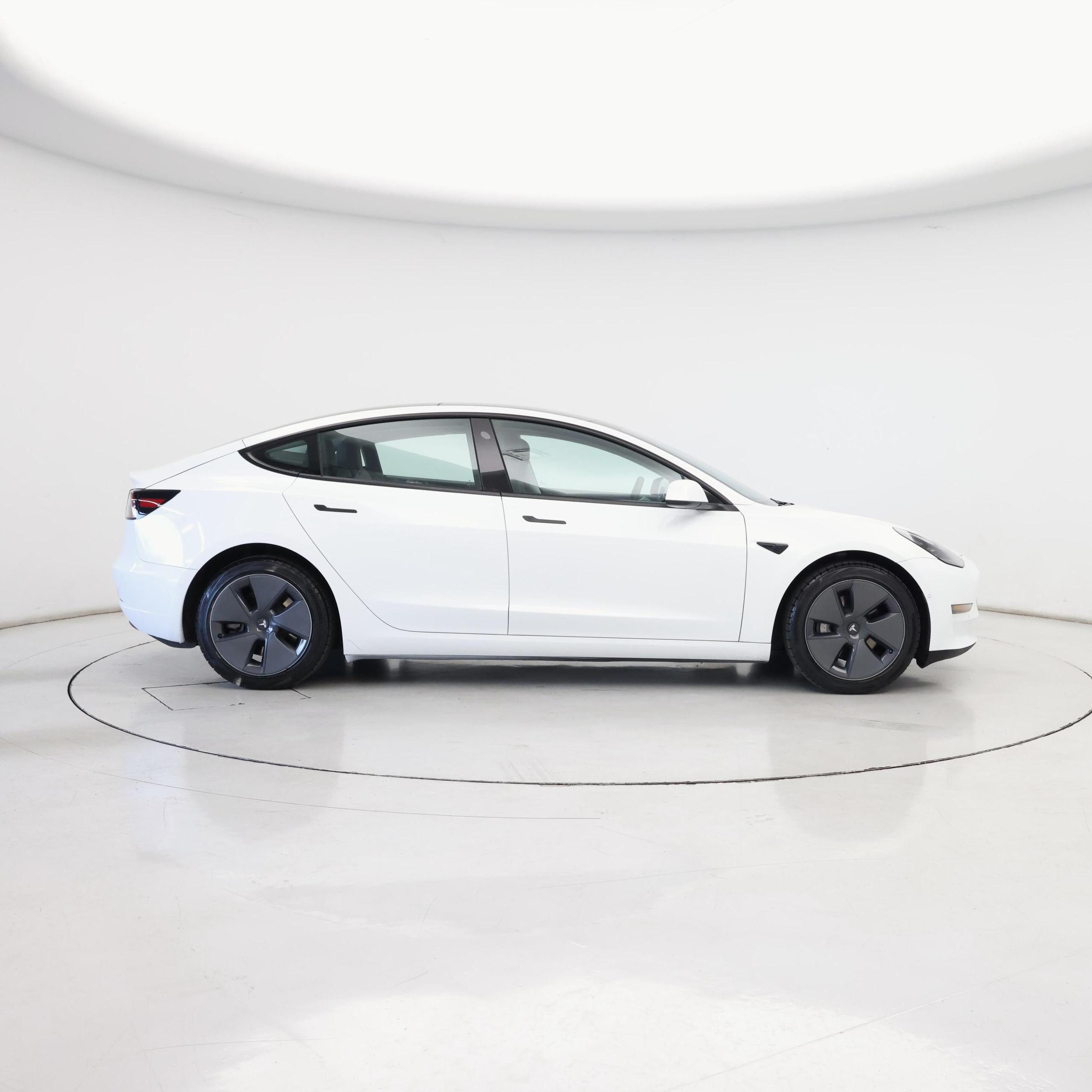 Thumbnail: 2022 Tesla Model 3 - 7