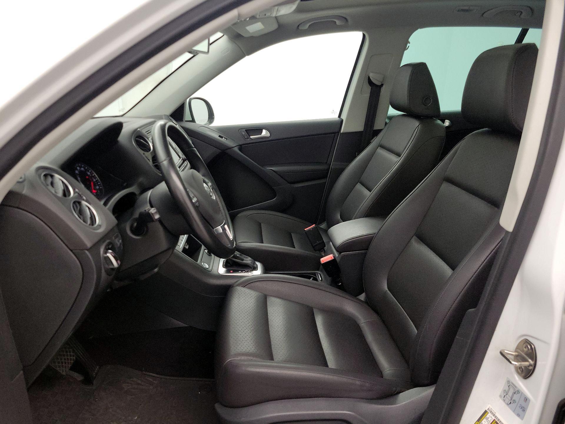 Thumbnail: 2016 Volkswagen Tiguan - 11