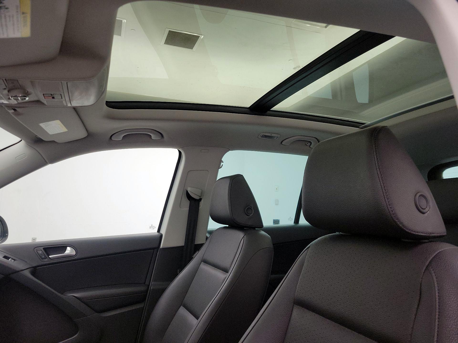 Thumbnail: 2016 Volkswagen Tiguan - 20