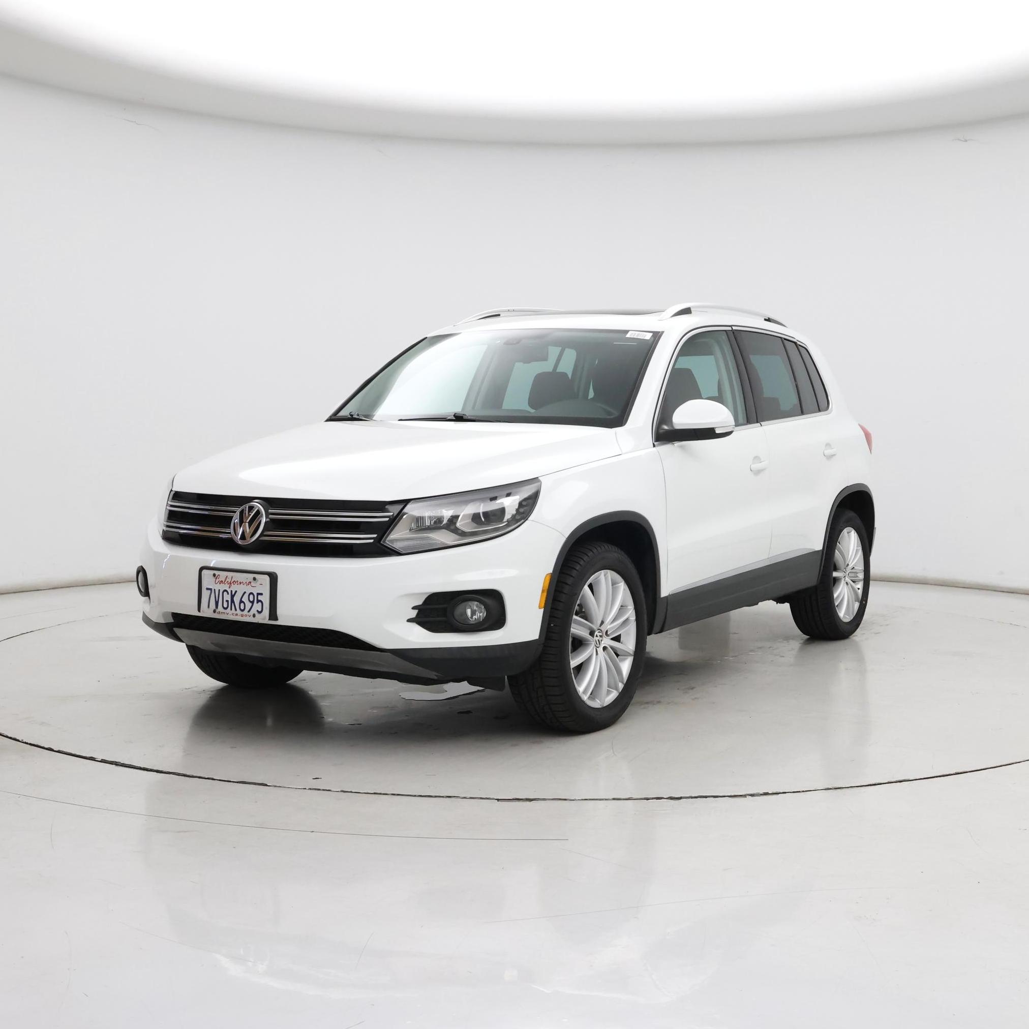 Thumbnail: 2016 Volkswagen Tiguan - 4
