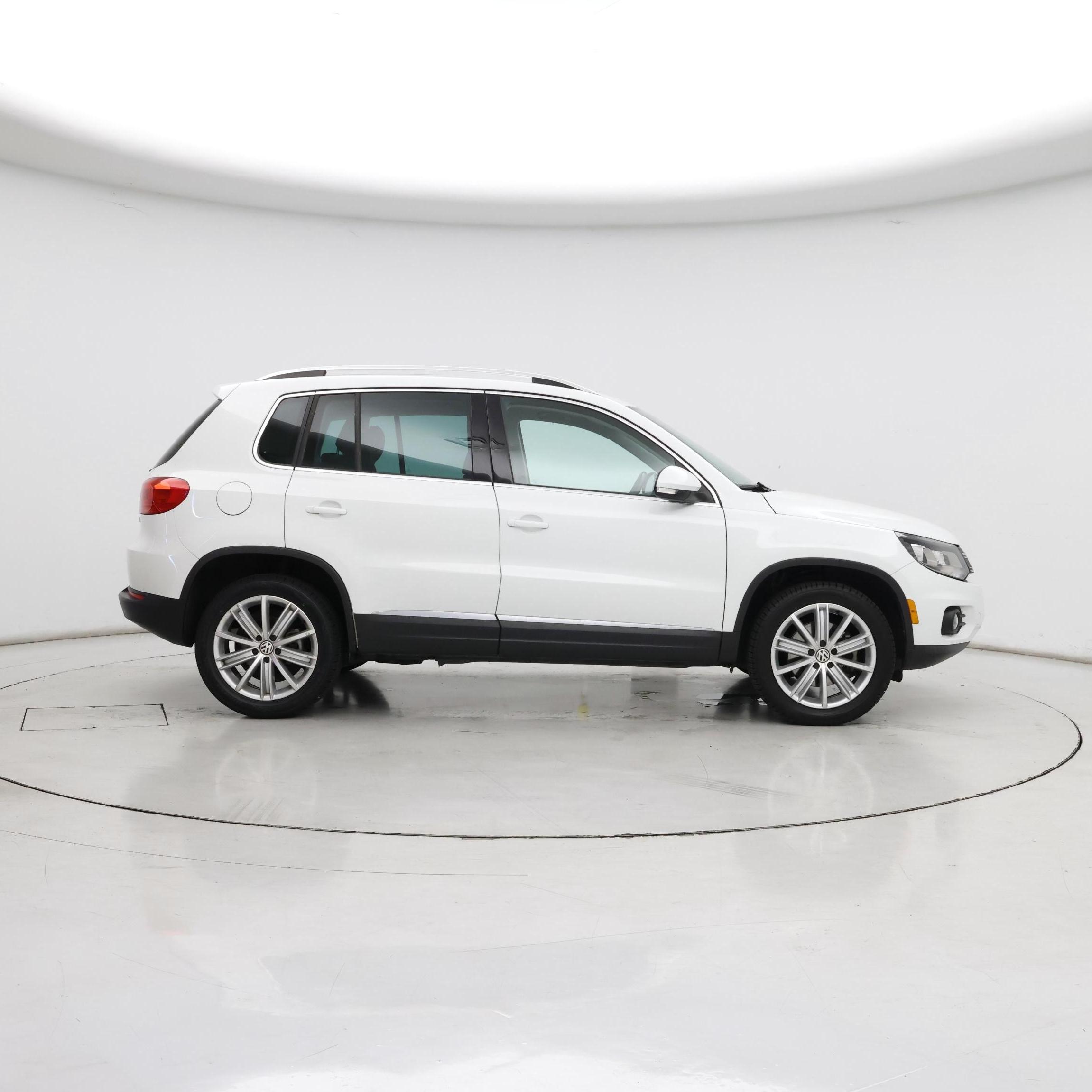 Thumbnail: 2016 Volkswagen Tiguan - 7