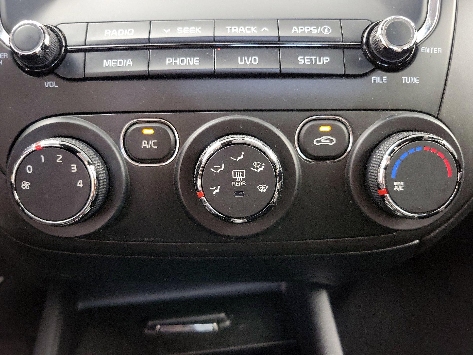 Thumbnail: 2018 Kia Forte - 16