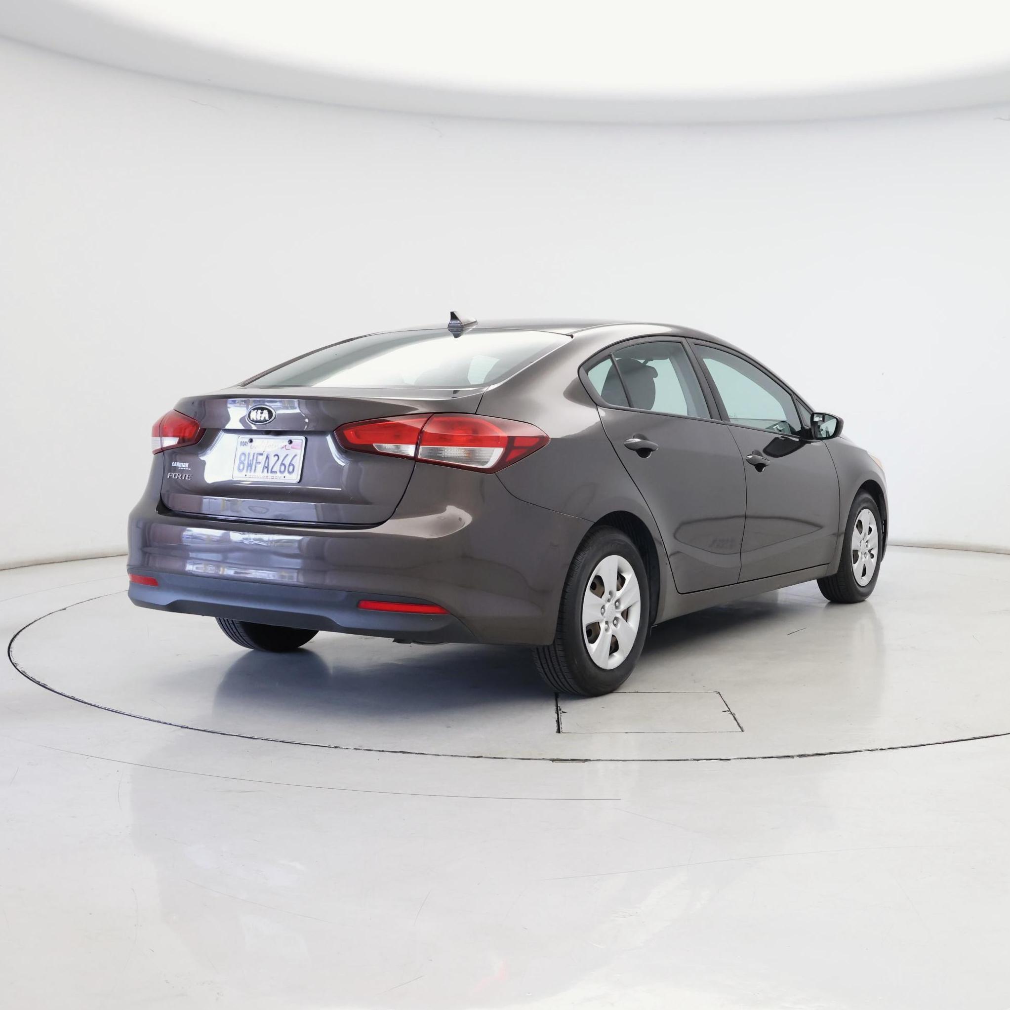 Thumbnail: 2018 Kia Forte - 8