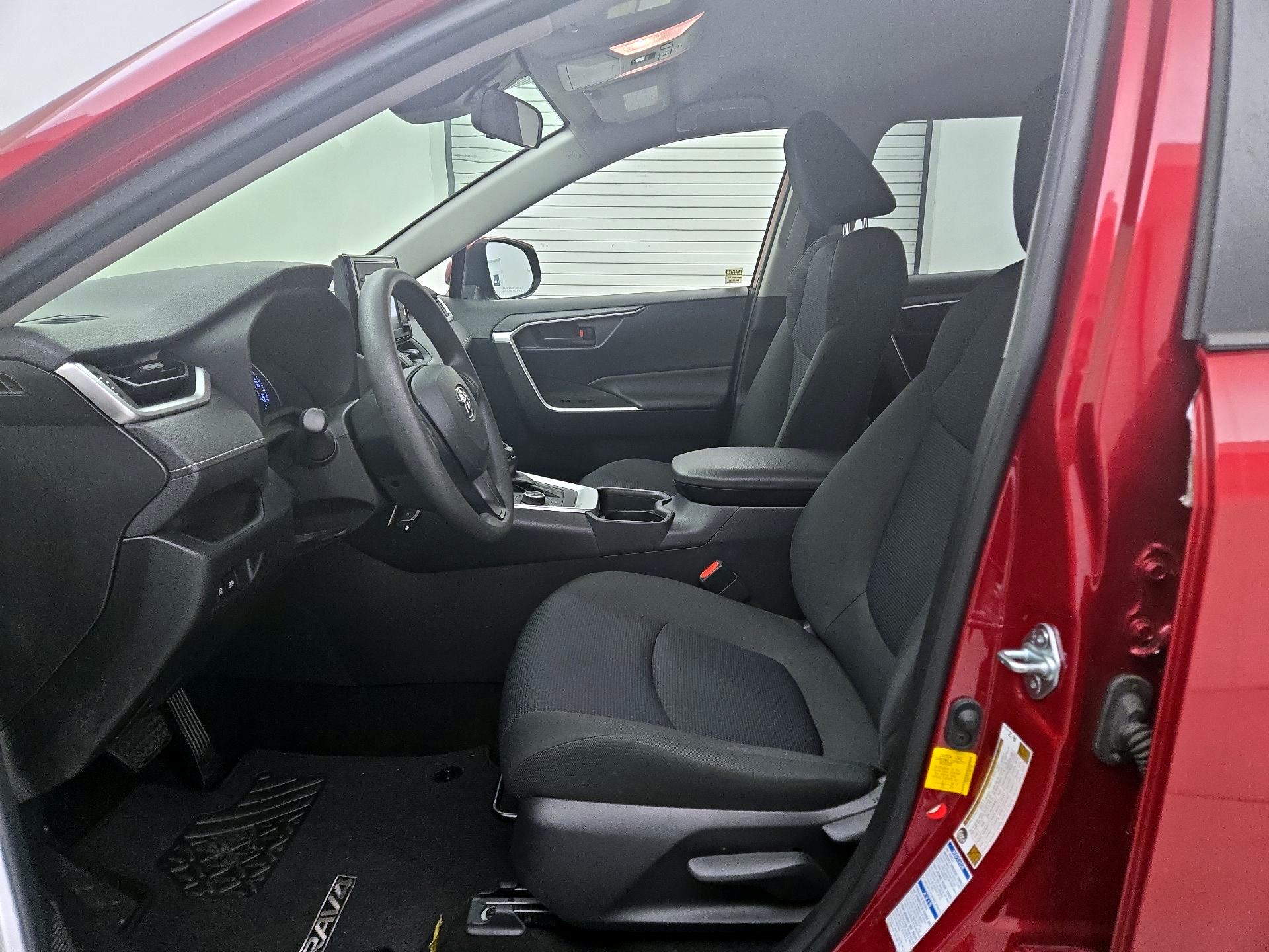 Thumbnail: 2019 Toyota RAV4 - 11