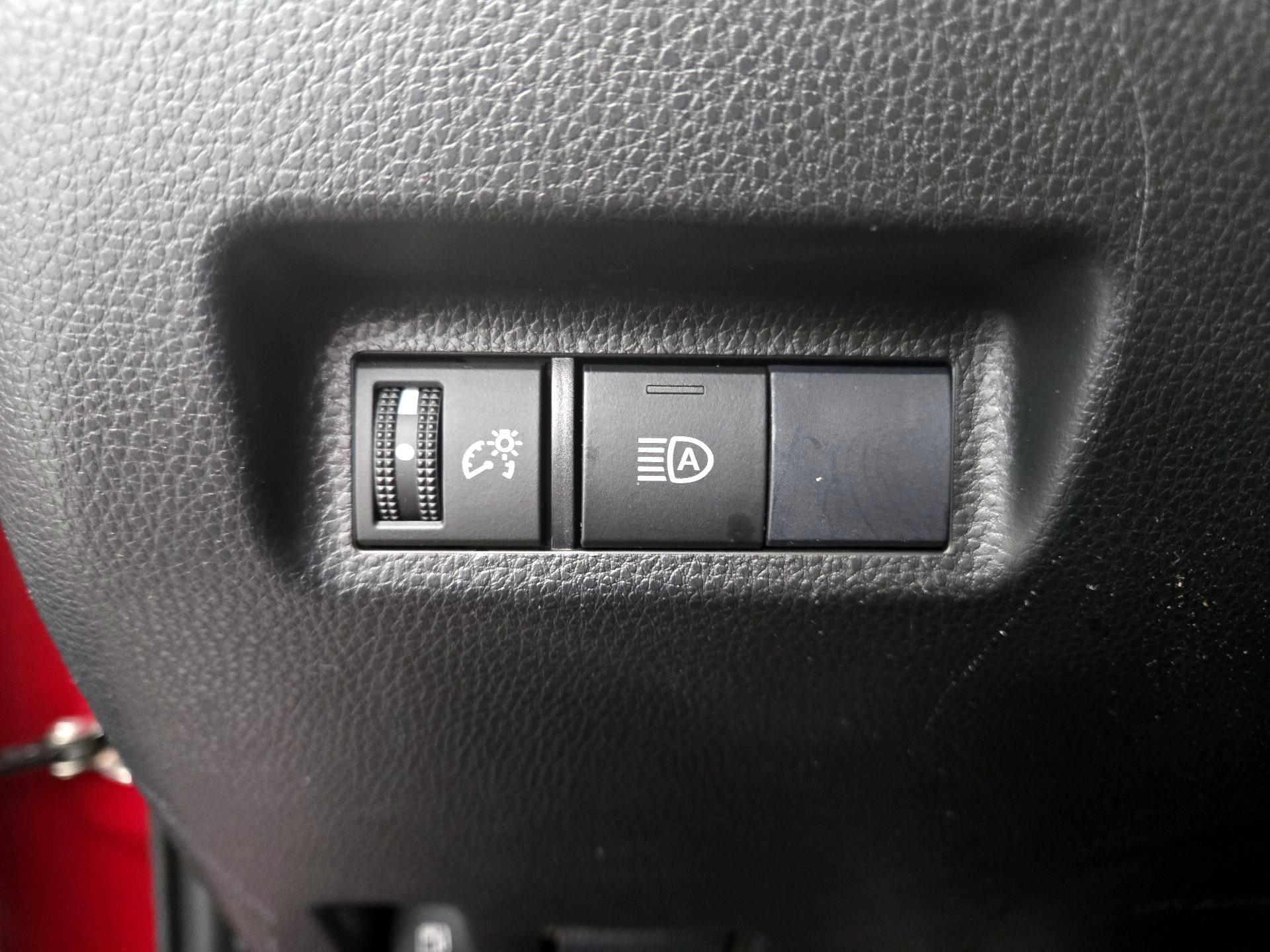 Thumbnail: 2019 Toyota RAV4 - 13