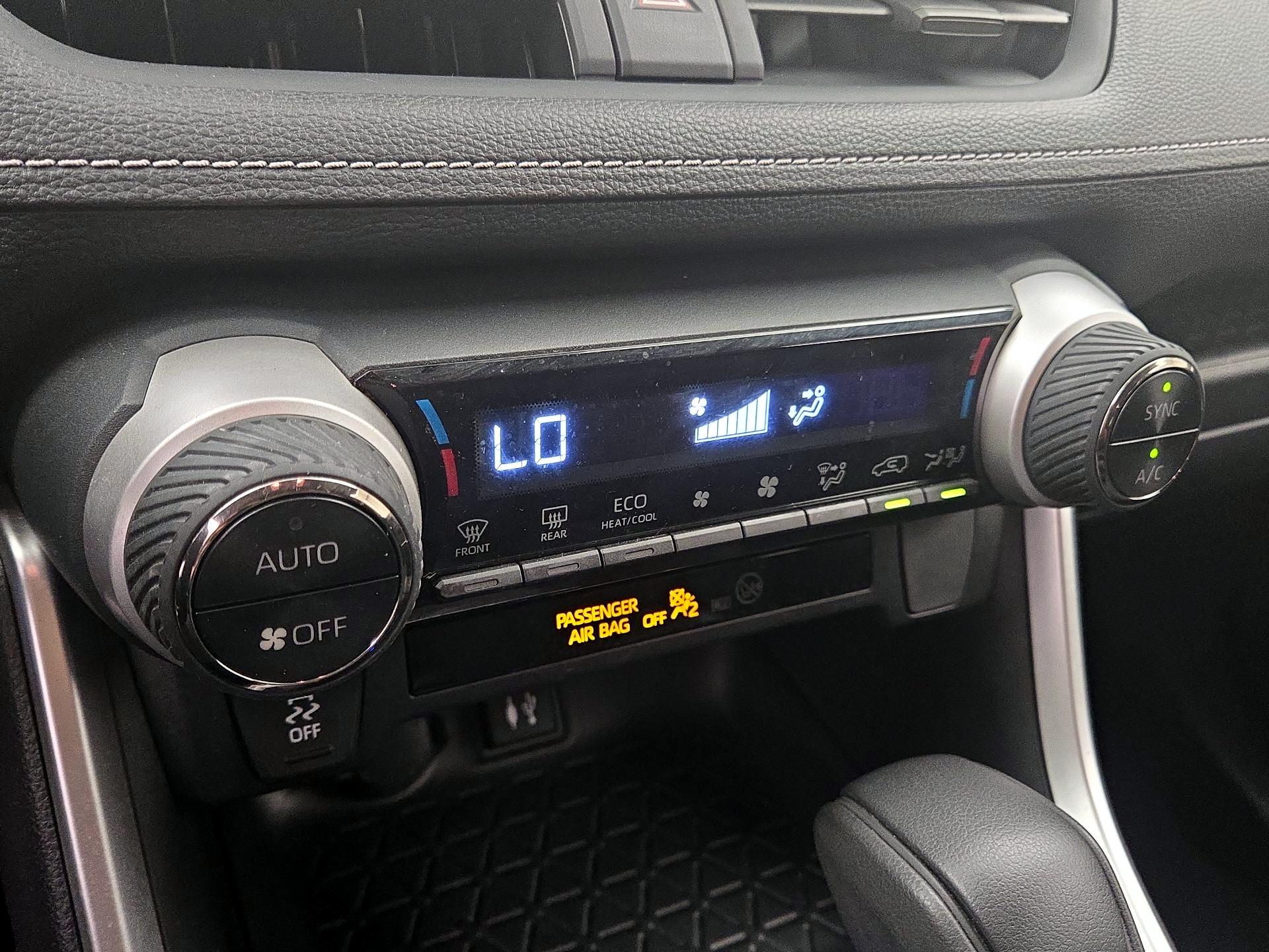 Thumbnail: 2019 Toyota RAV4 - 17