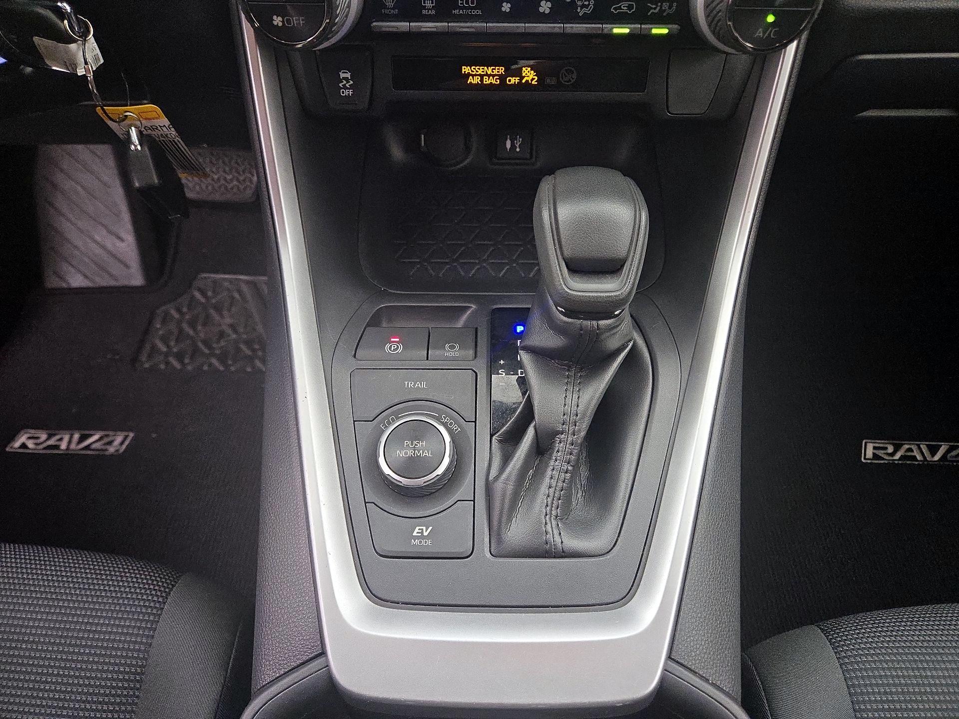 Thumbnail: 2019 Toyota RAV4 - 18