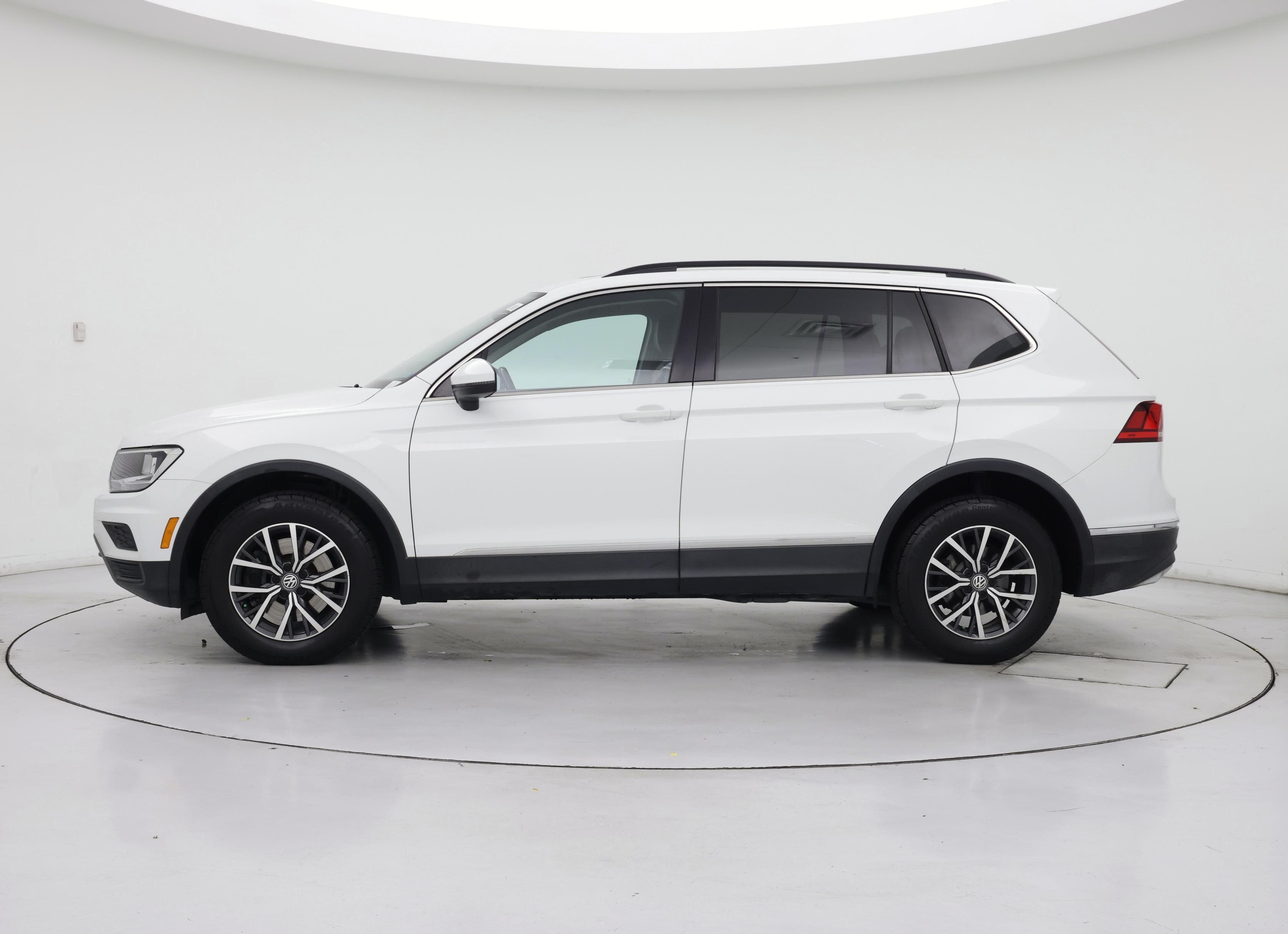 Thumbnail: 2018 Volkswagen Tiguan - 3