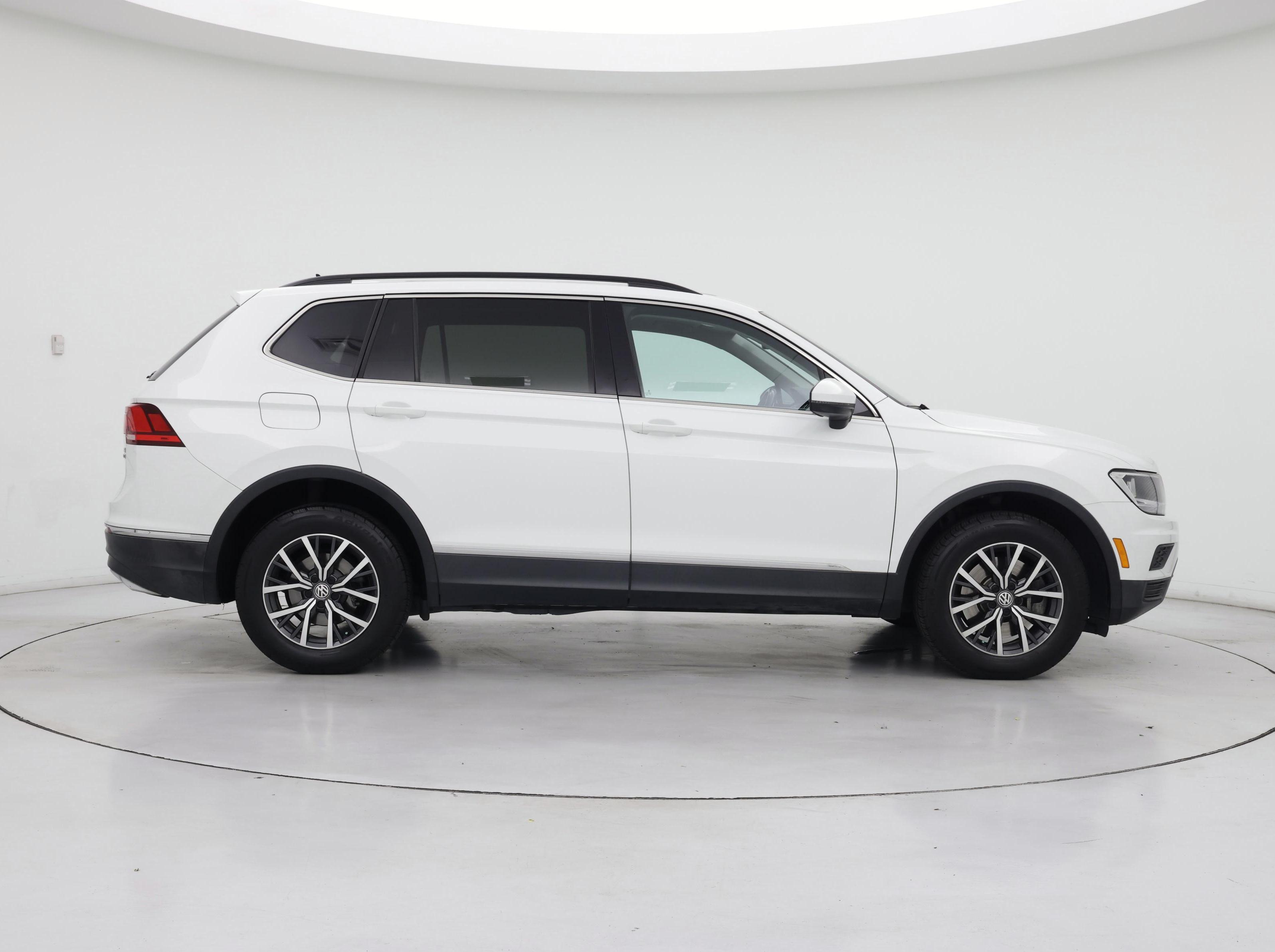 Thumbnail: 2018 Volkswagen Tiguan - 7
