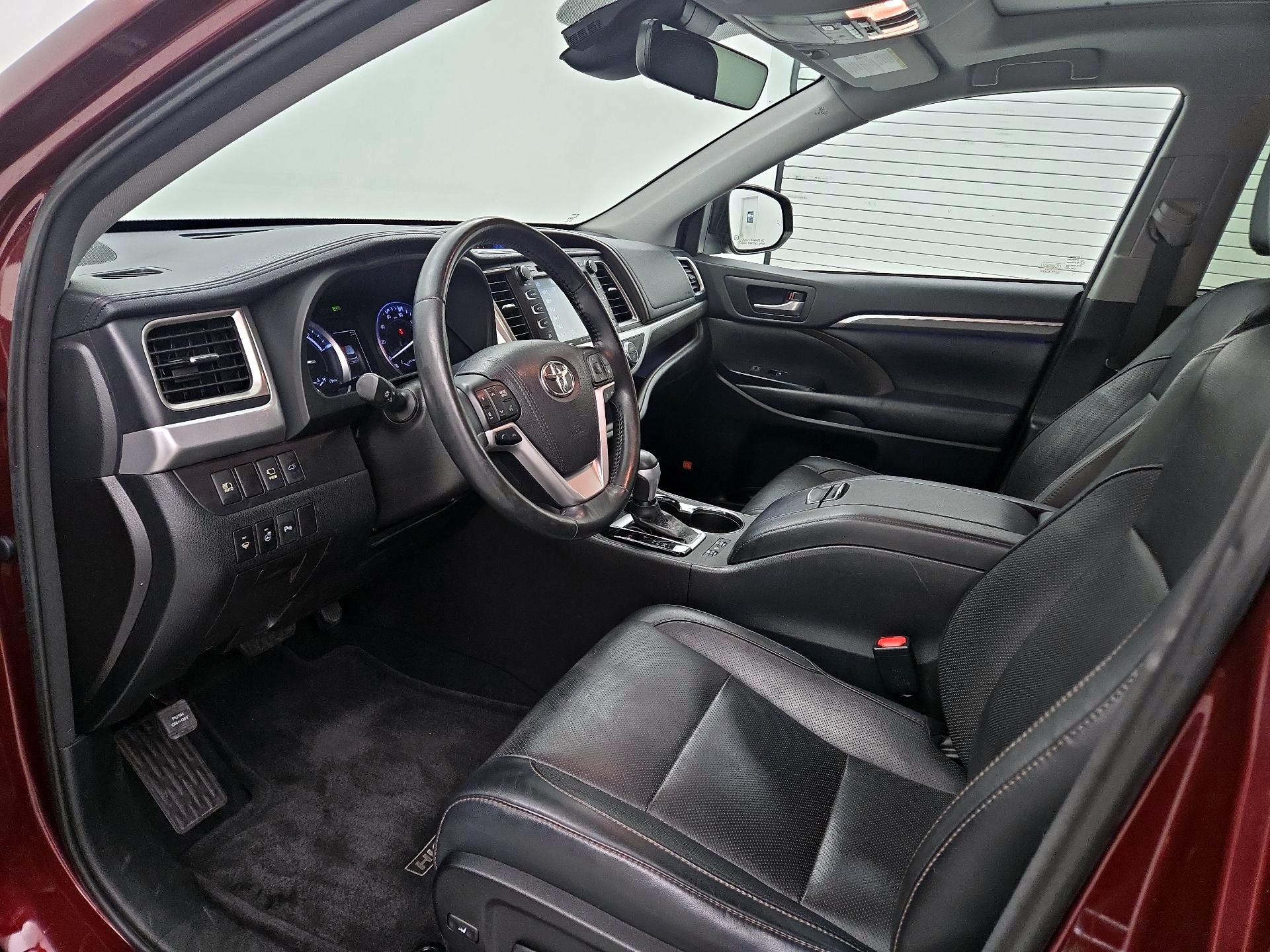 Thumbnail: 2017 Toyota Highlander - 11
