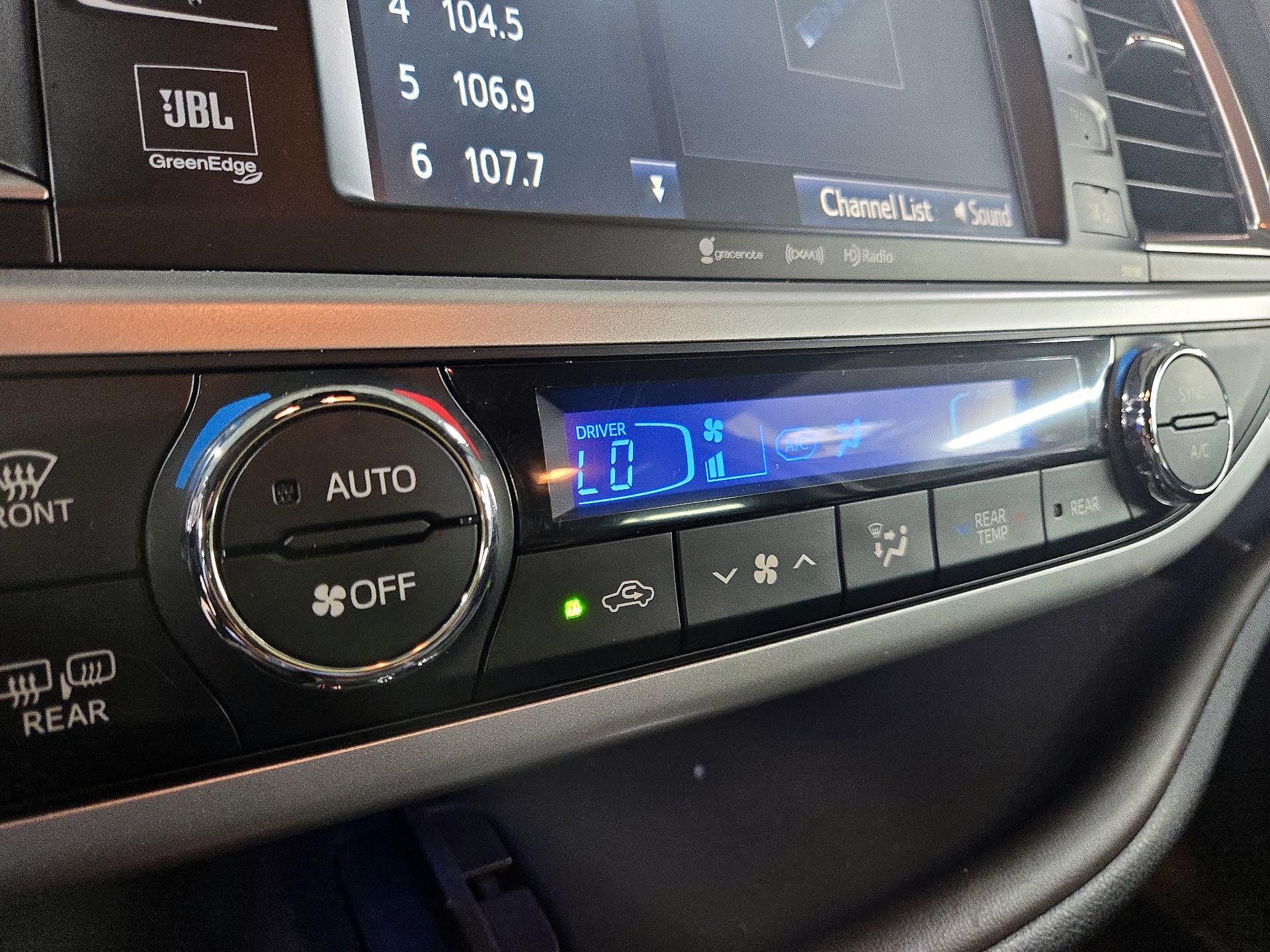 Thumbnail: 2017 Toyota Highlander - 16