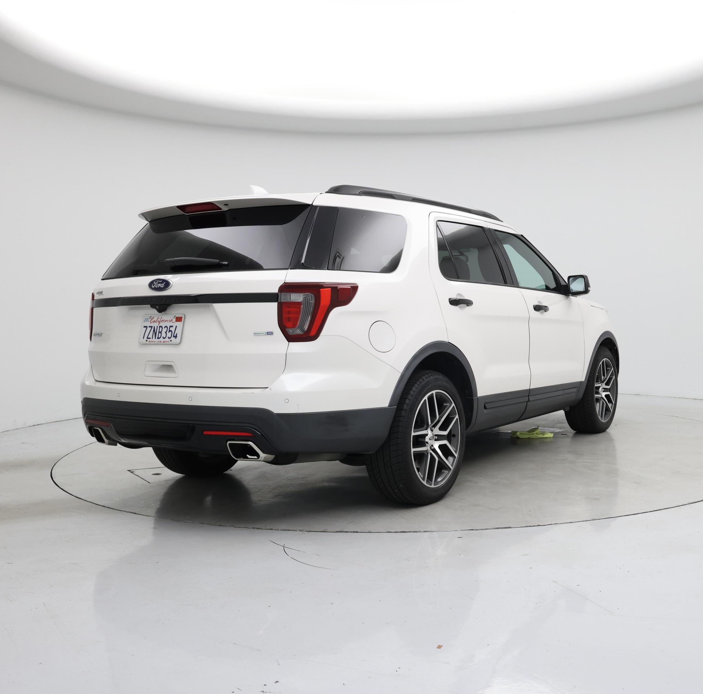 Thumbnail: 2017 Ford Explorer - 8
