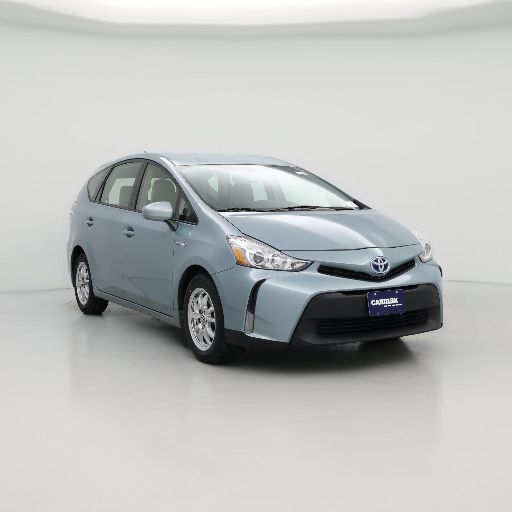 Thumbnail: 2015 Toyota Prius v - 1