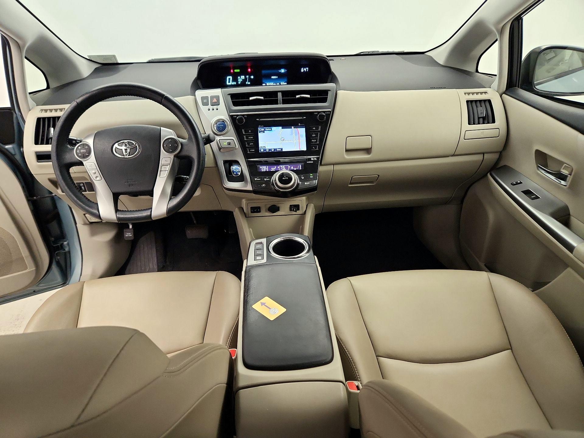 Thumbnail: 2015 Toyota Prius v - 9