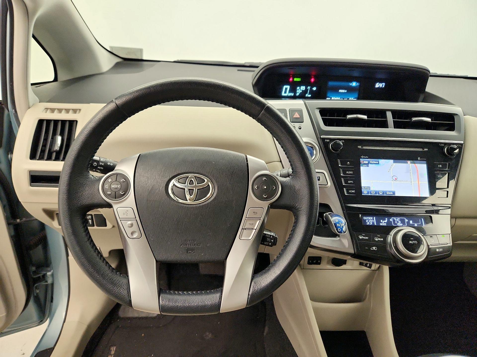 Thumbnail: 2015 Toyota Prius v - 10