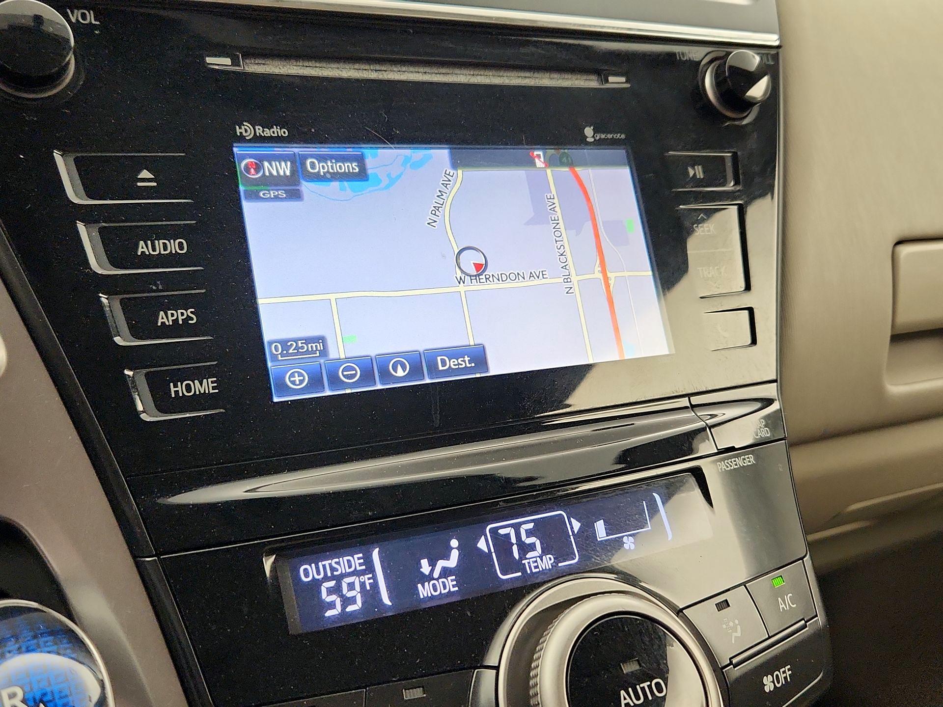 Thumbnail: 2015 Toyota Prius v - 14