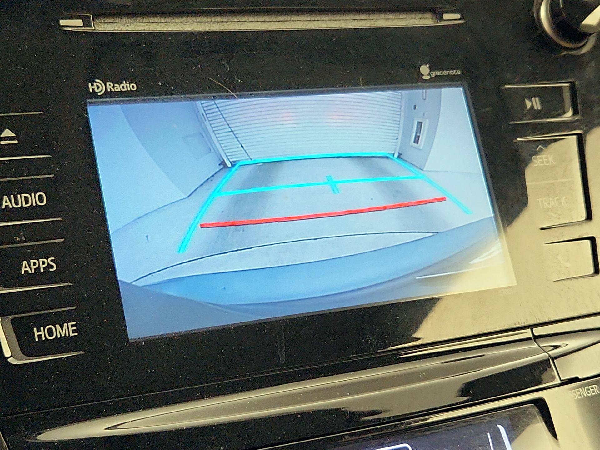 Thumbnail: 2015 Toyota Prius v - 15
