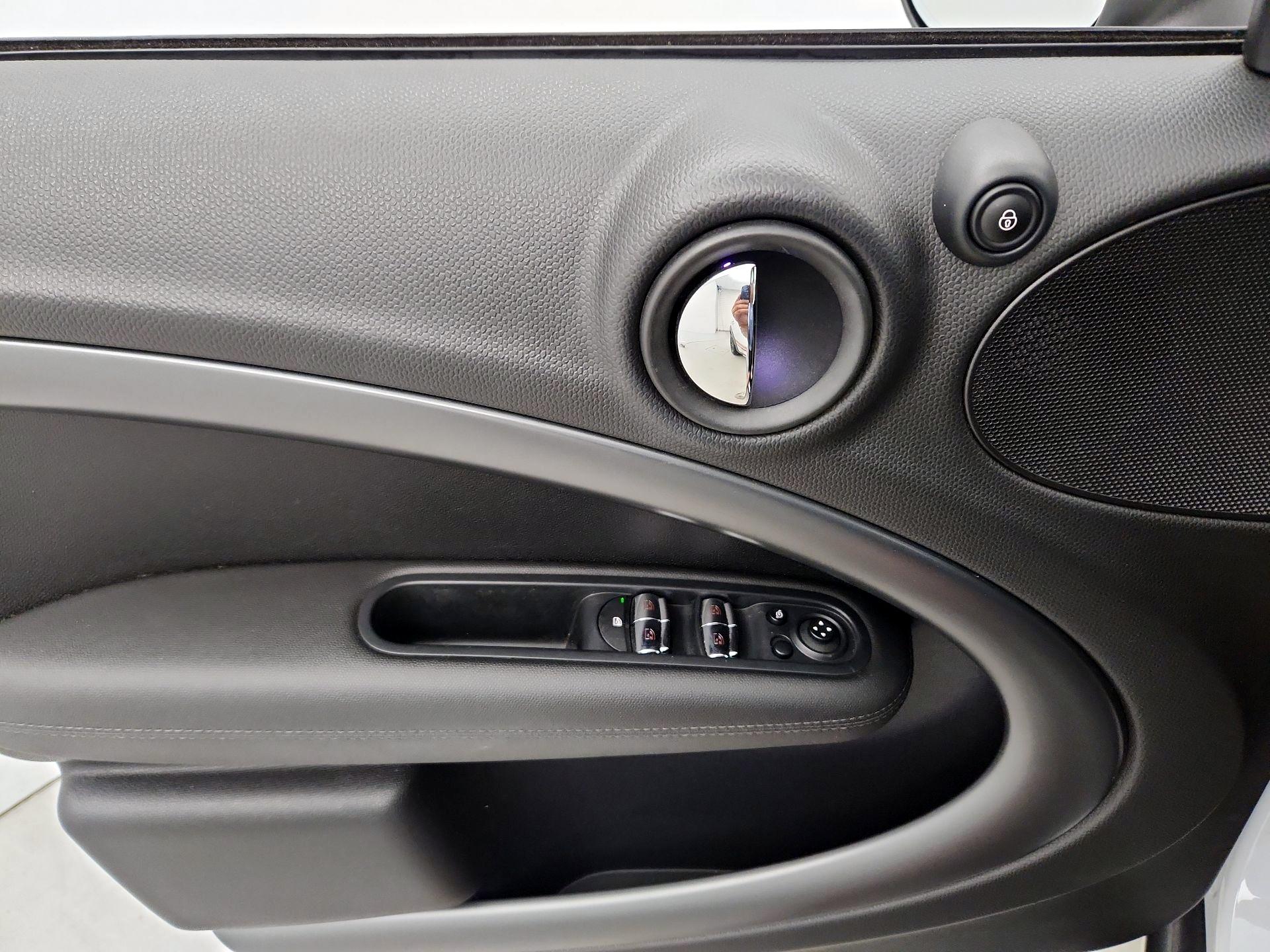 Thumbnail: 2016 MINI Cooper Countryman - 12