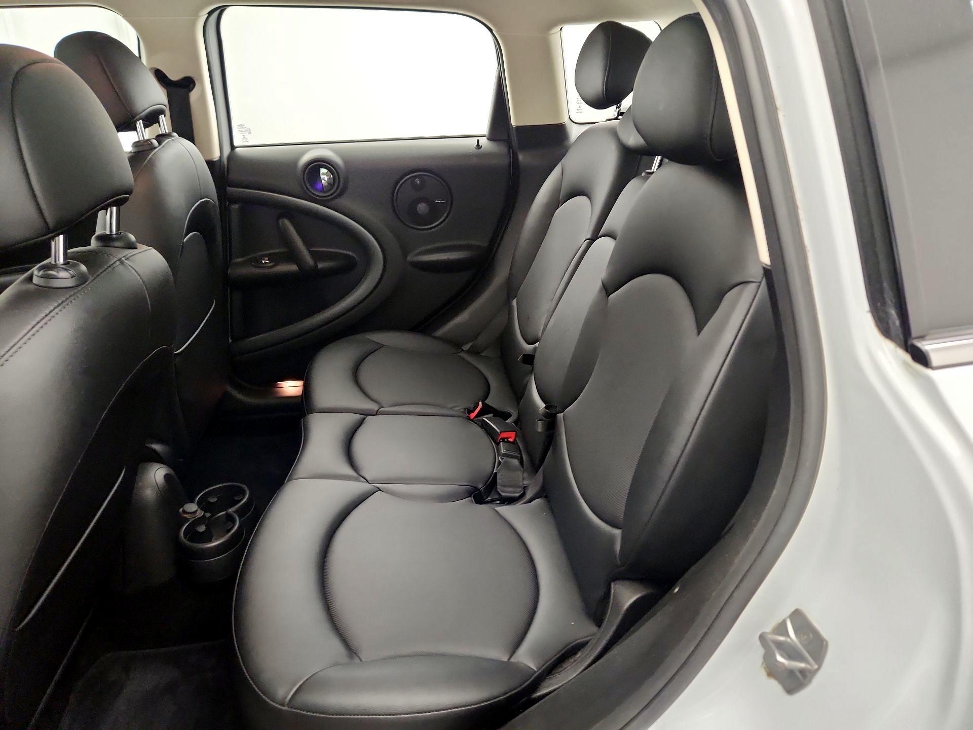 Thumbnail: 2016 MINI Cooper Countryman - 17