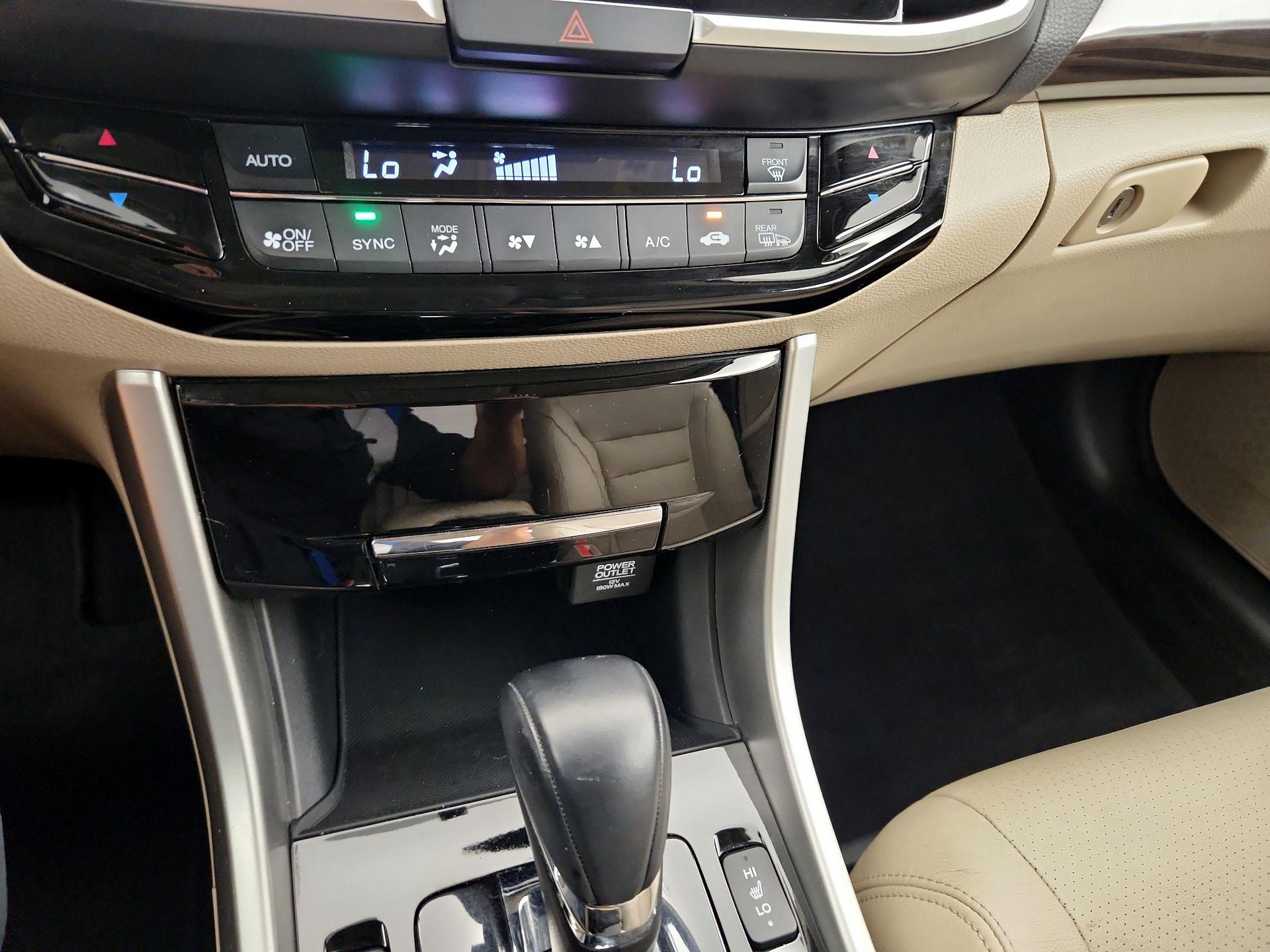 Thumbnail: 2016 Honda Accord - 16