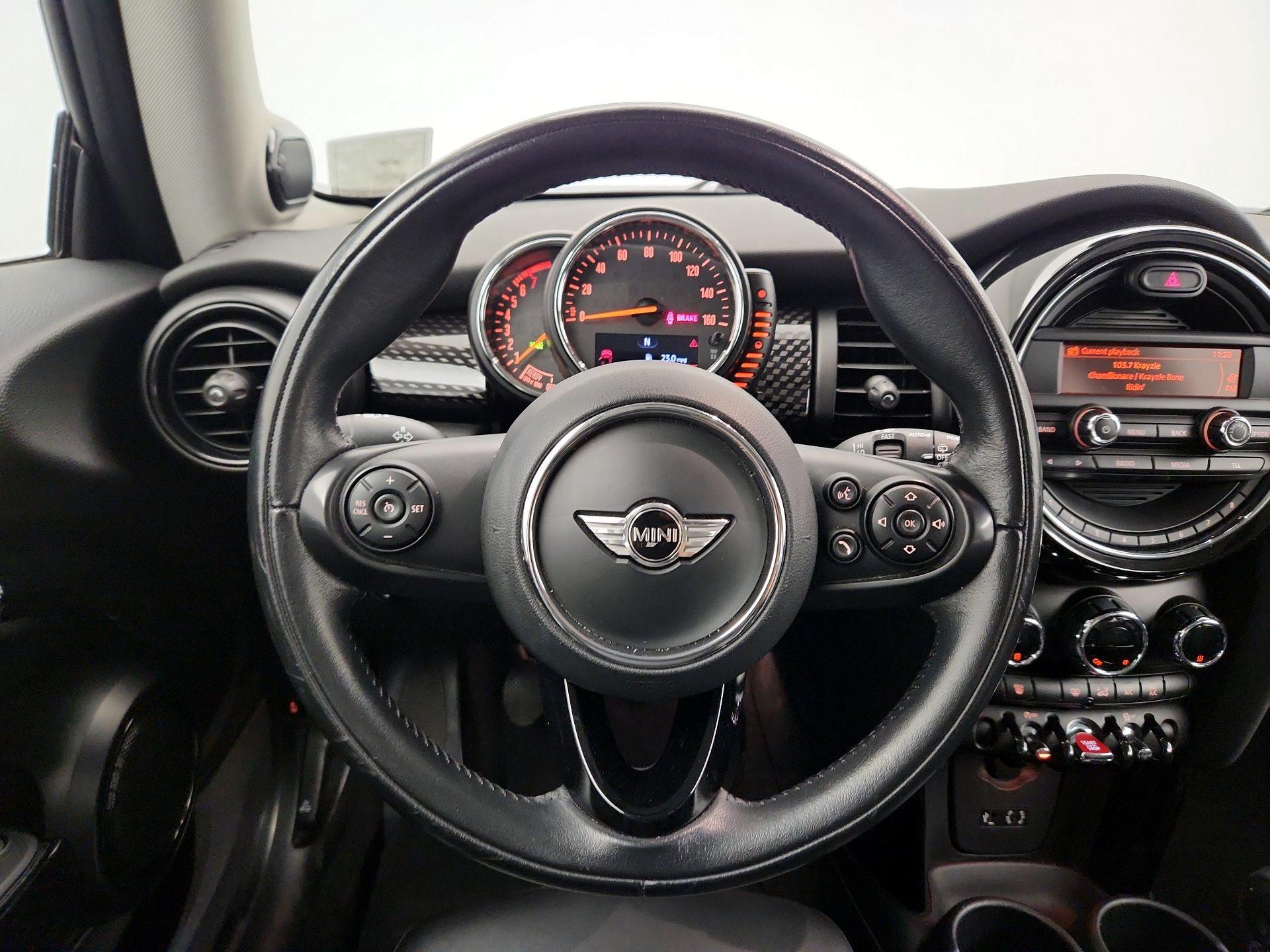 Thumbnail: 2016 MINI Cooper Hardtop - 10