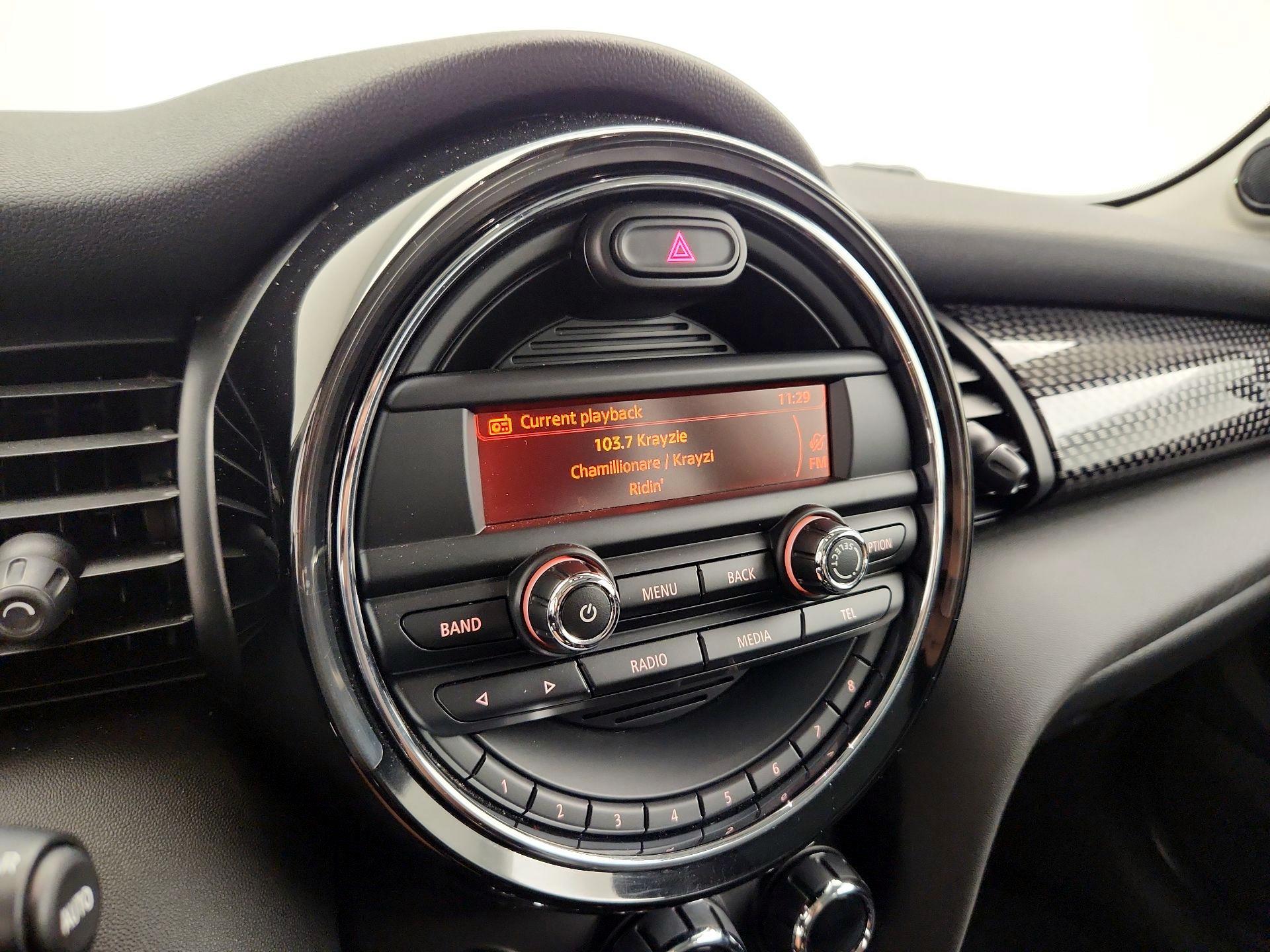 Thumbnail: 2016 MINI Cooper Hardtop - 14