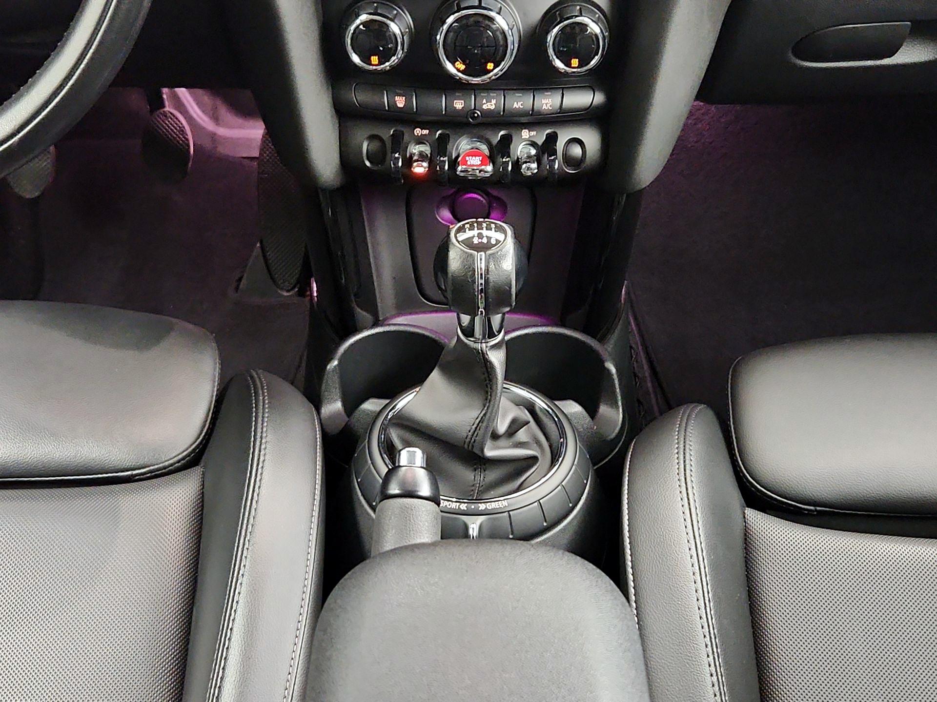 Thumbnail: 2016 MINI Cooper Hardtop - 16