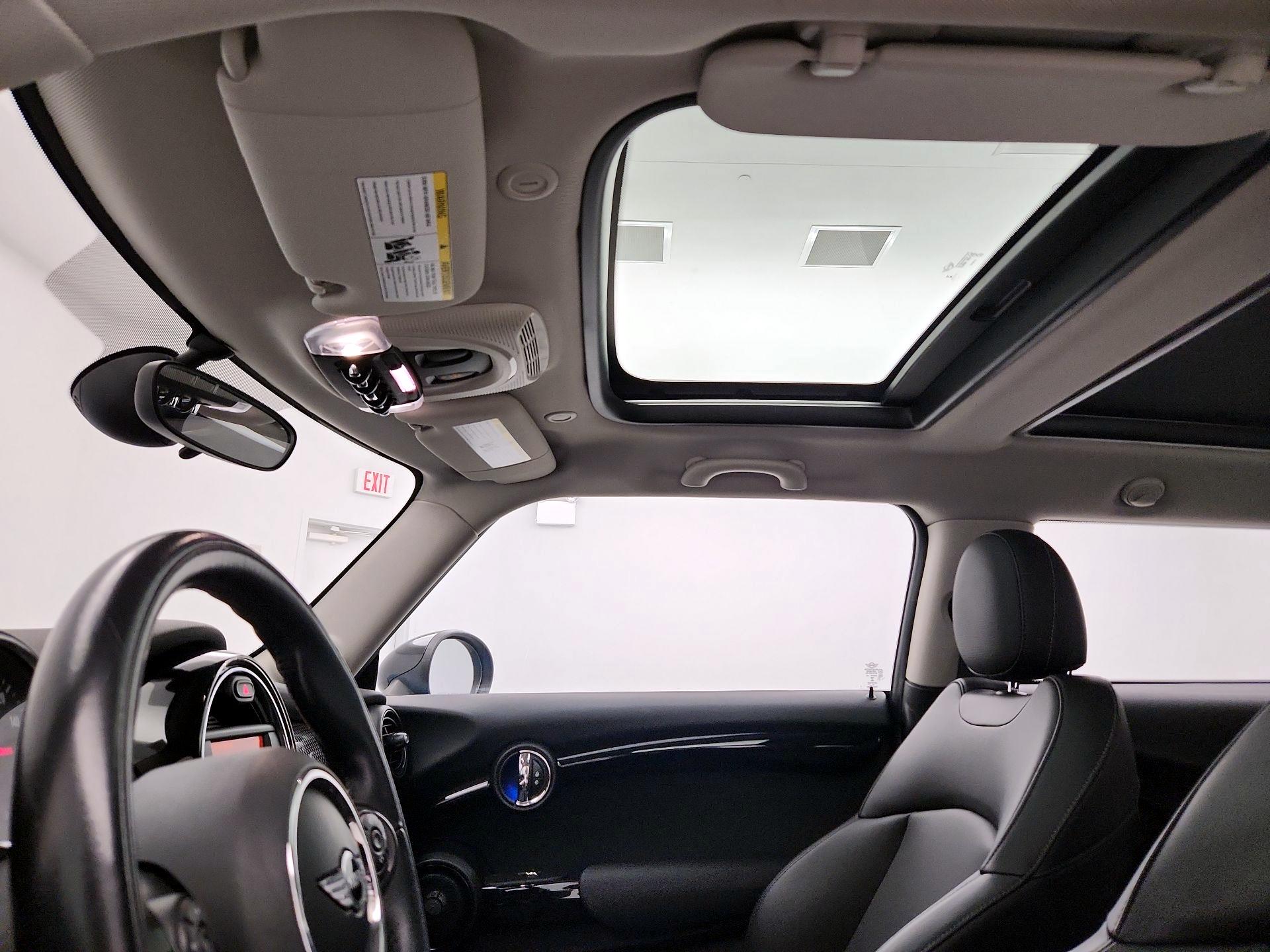 Thumbnail: 2016 MINI Cooper Hardtop - 18