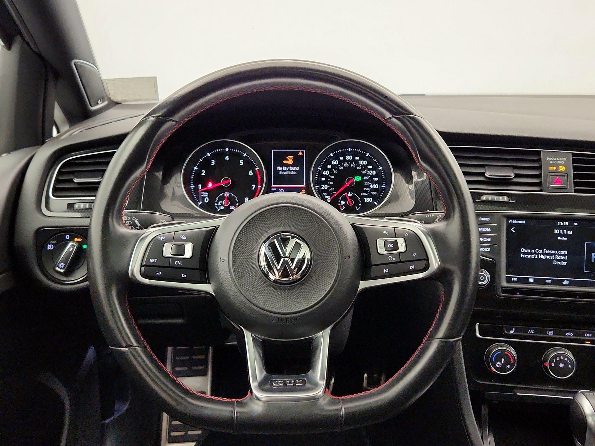 Thumbnail: 2017 Volkswagen Golf - 10
