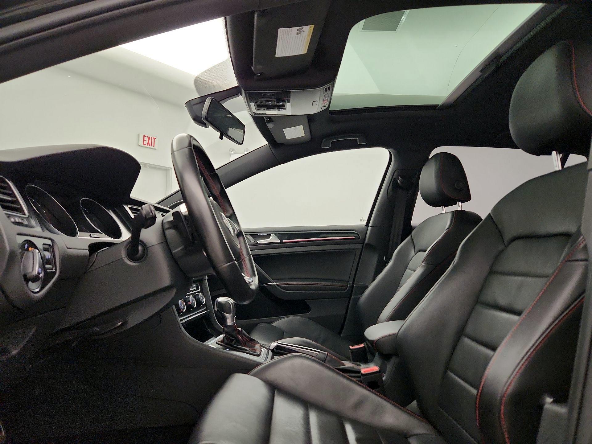 Thumbnail: 2017 Volkswagen Golf - 18
