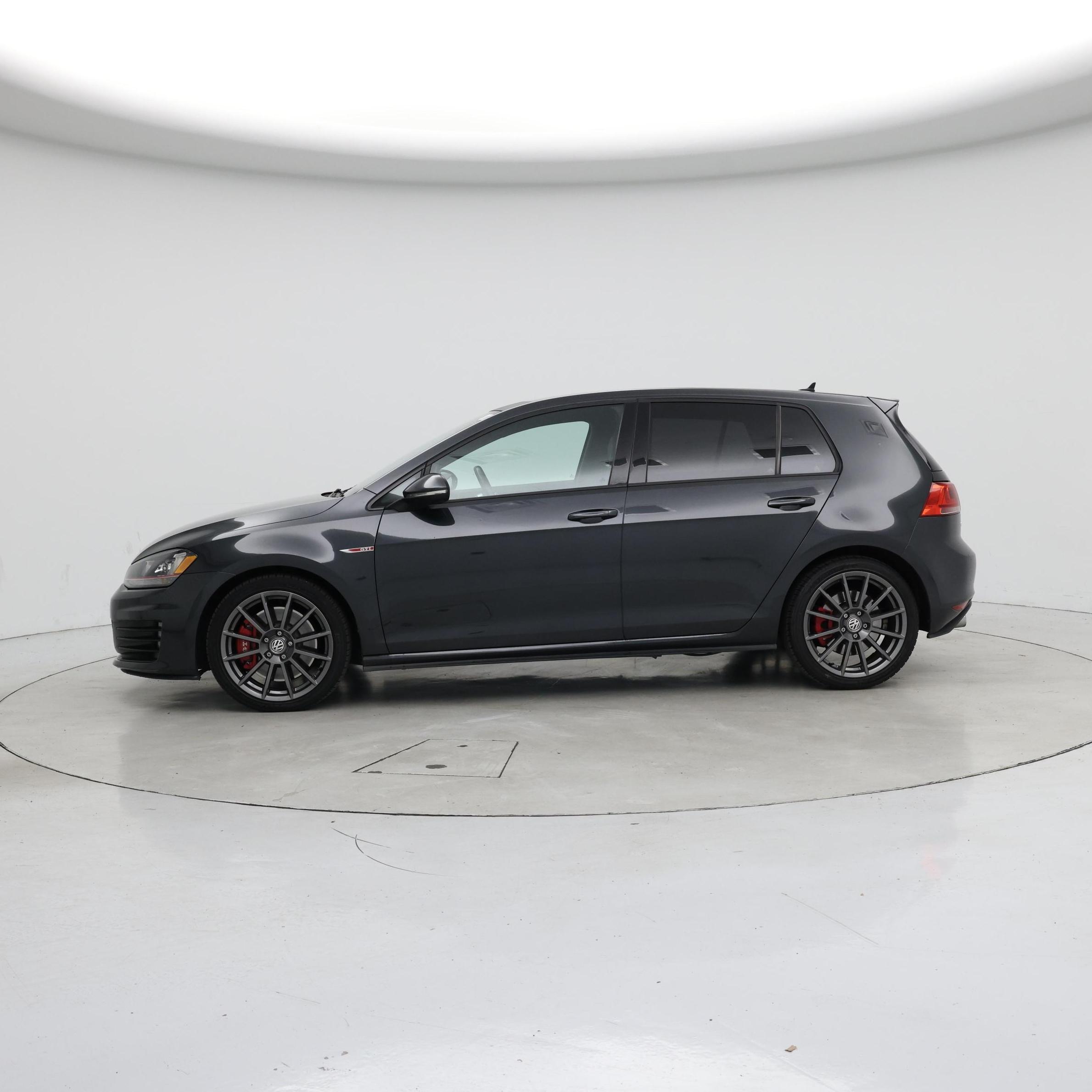 Thumbnail: 2017 Volkswagen Golf - 3