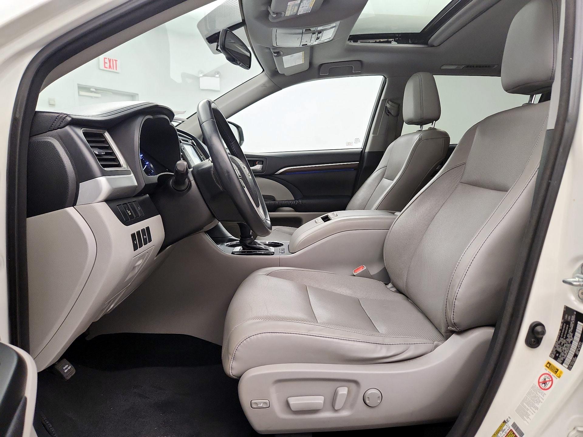 Thumbnail: 2016 Toyota Highlander - 11